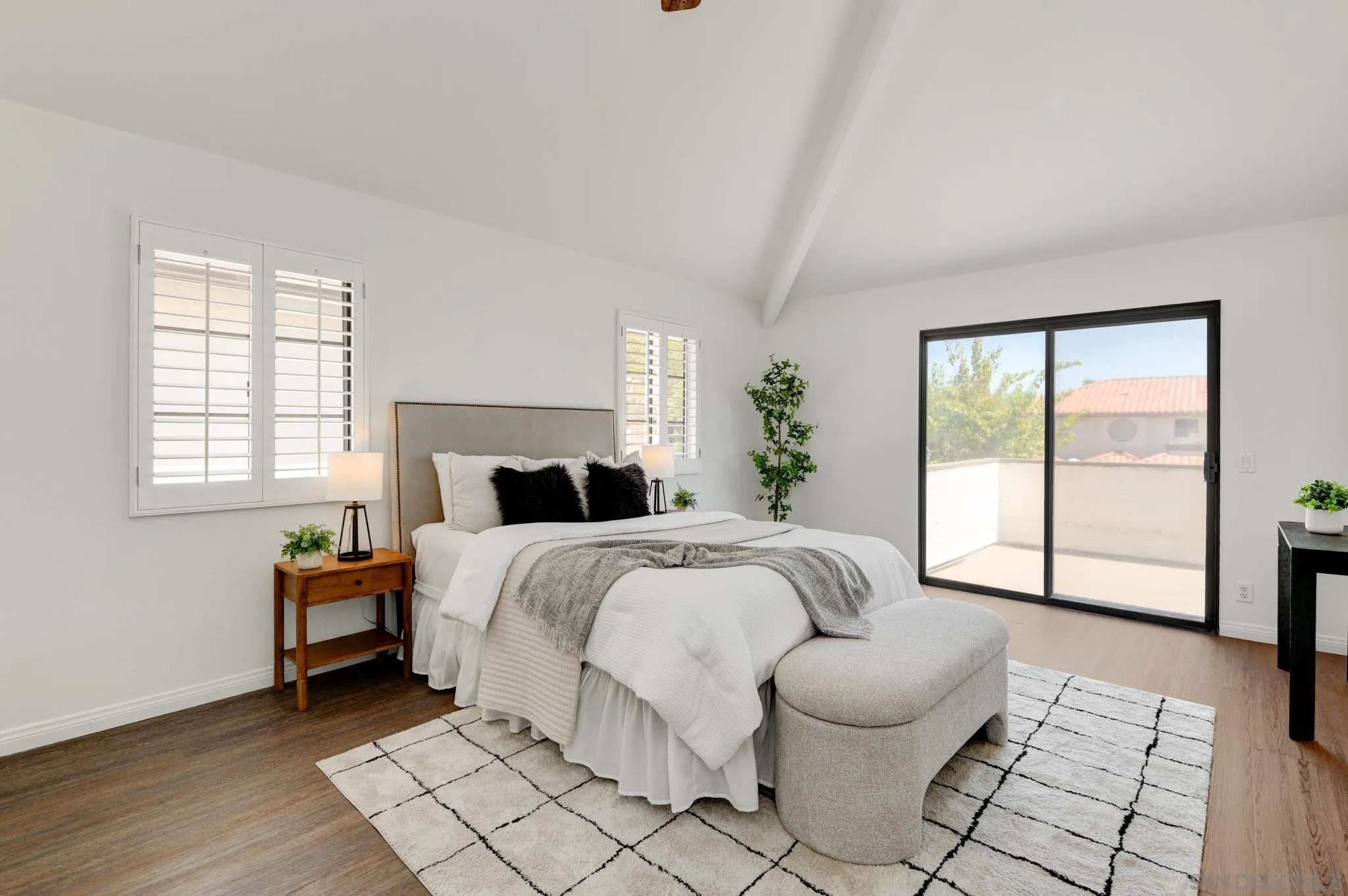 https://cdn.realtyfeed.com/cdn/127/260016551/ae0ef52c20a252b9a95c05fe7651eb3b.webp