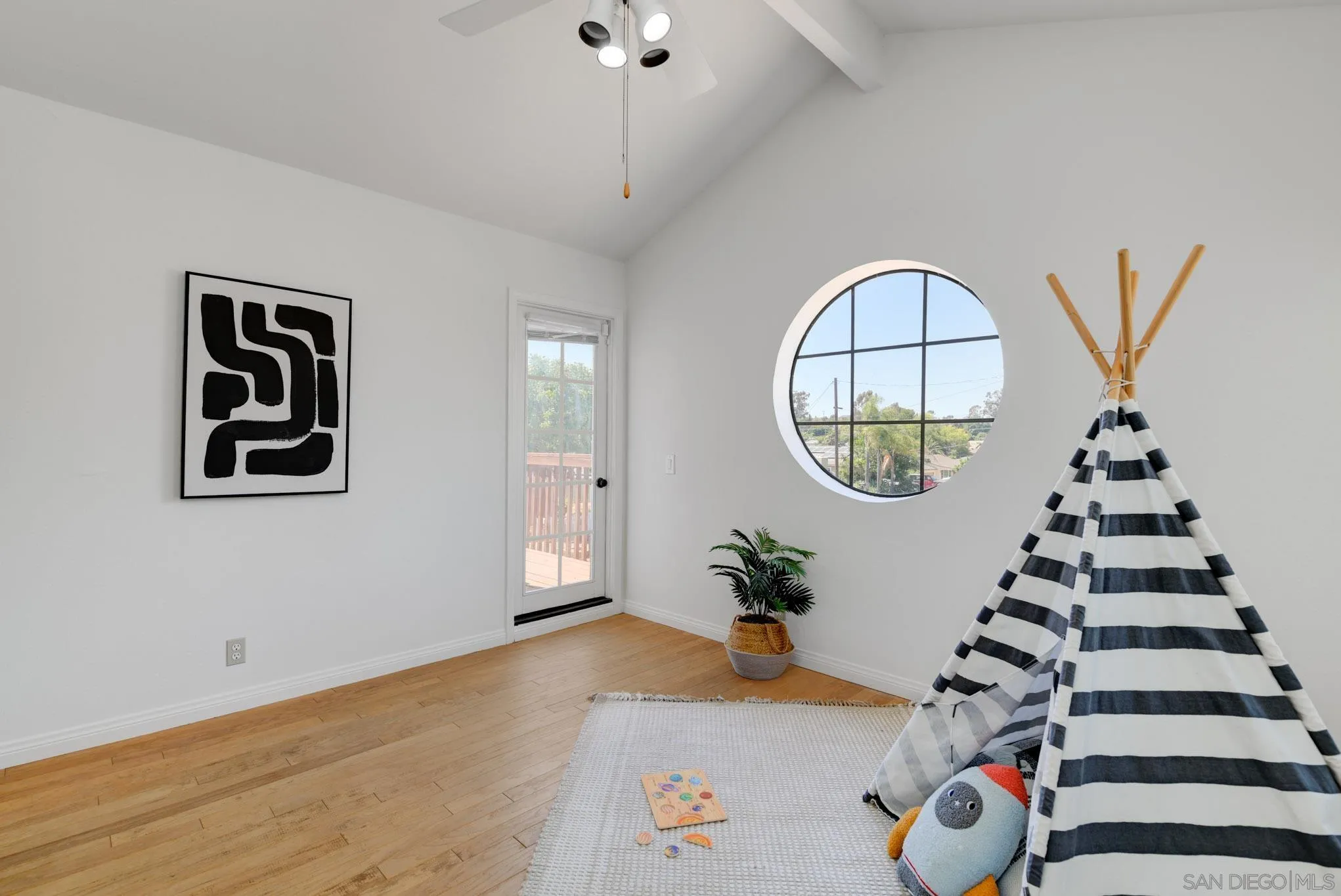 https://cdn.realtyfeed.com/cdn/127/260016551/d269aa2f9ce44220ef663f6a916b3cb5.webp