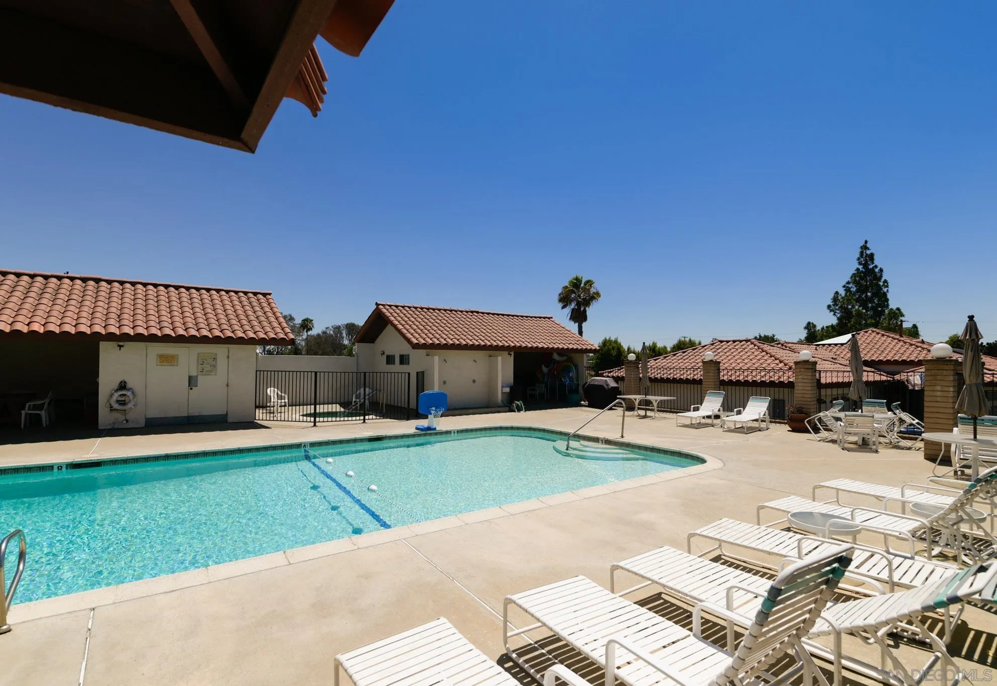 https://cdn.realtyfeed.com/cdn/127/260016551/ef32d0f34ddbe9e25785435ceacd1ec1.webp