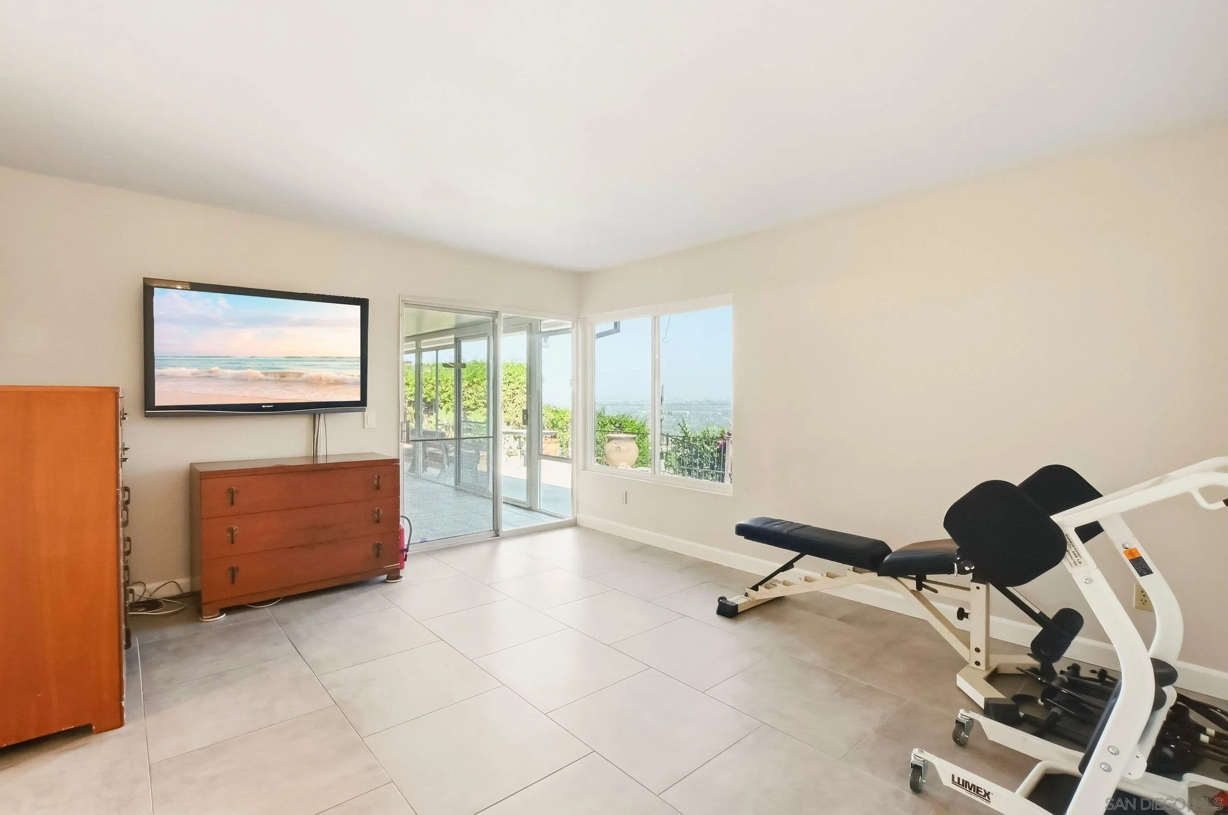 https://cdn.realtyfeed.com/cdn/127/260016552/2bd6893f766188049af281a88043f743.webp
