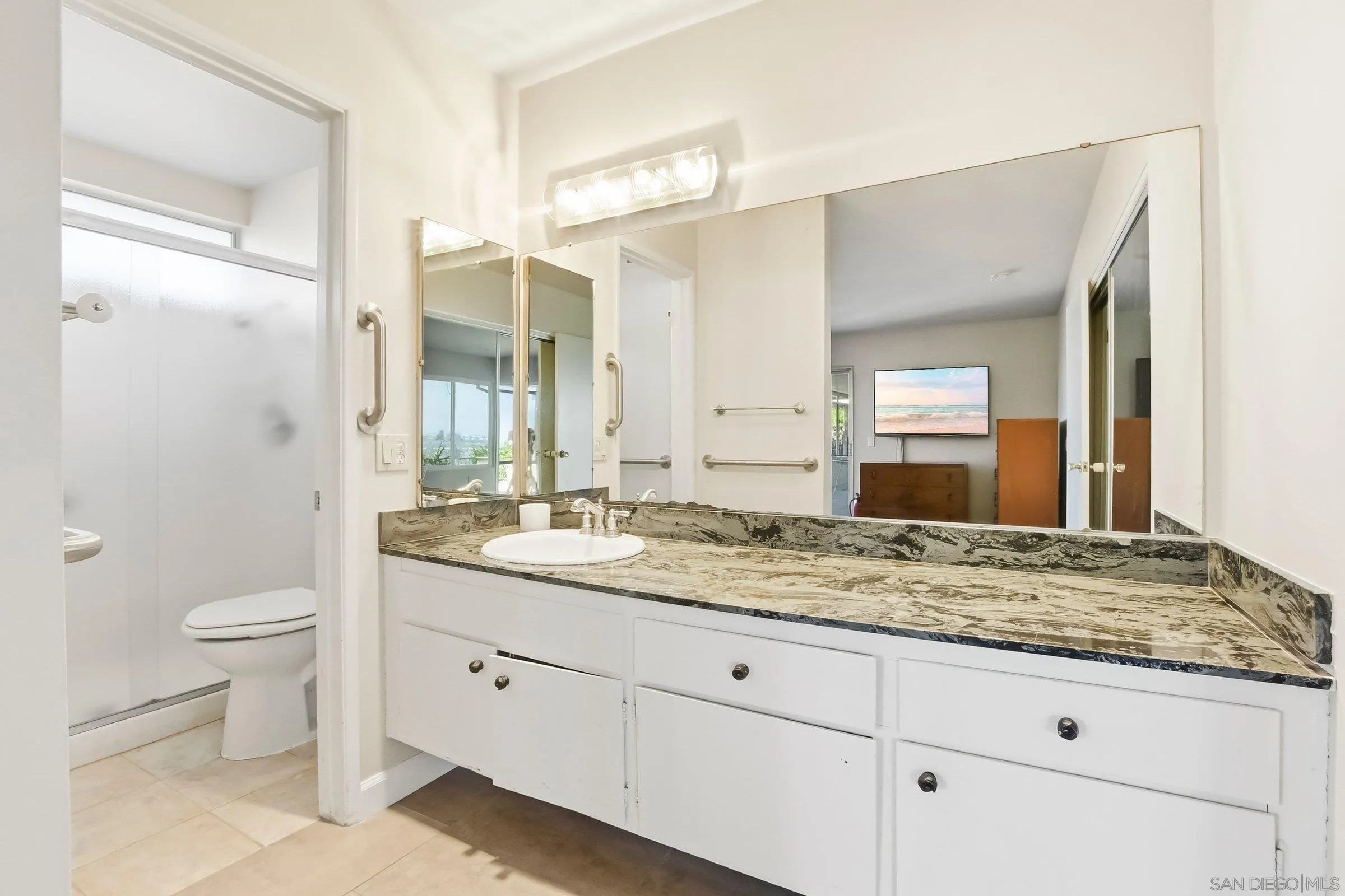 https://cdn.realtyfeed.com/cdn/127/260016552/6dac6f7f0ad9a5f1b3d33cbeae7f593e.webp