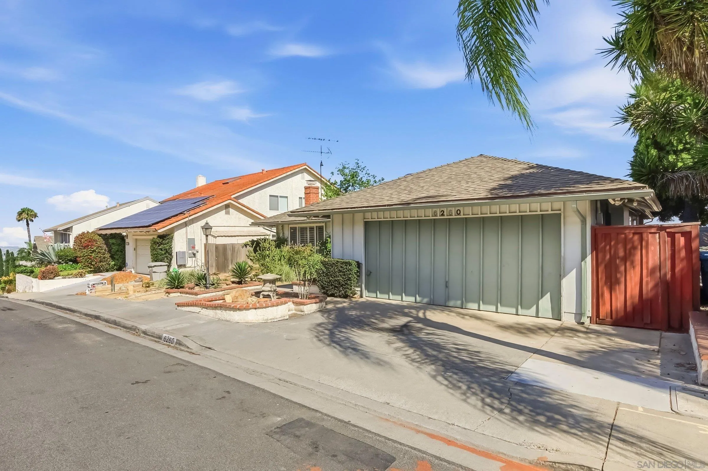 https://cdn.realtyfeed.com/cdn/127/260016552/be8e3d5e89afcf5ff5e4b6b4a2672cc2.webp