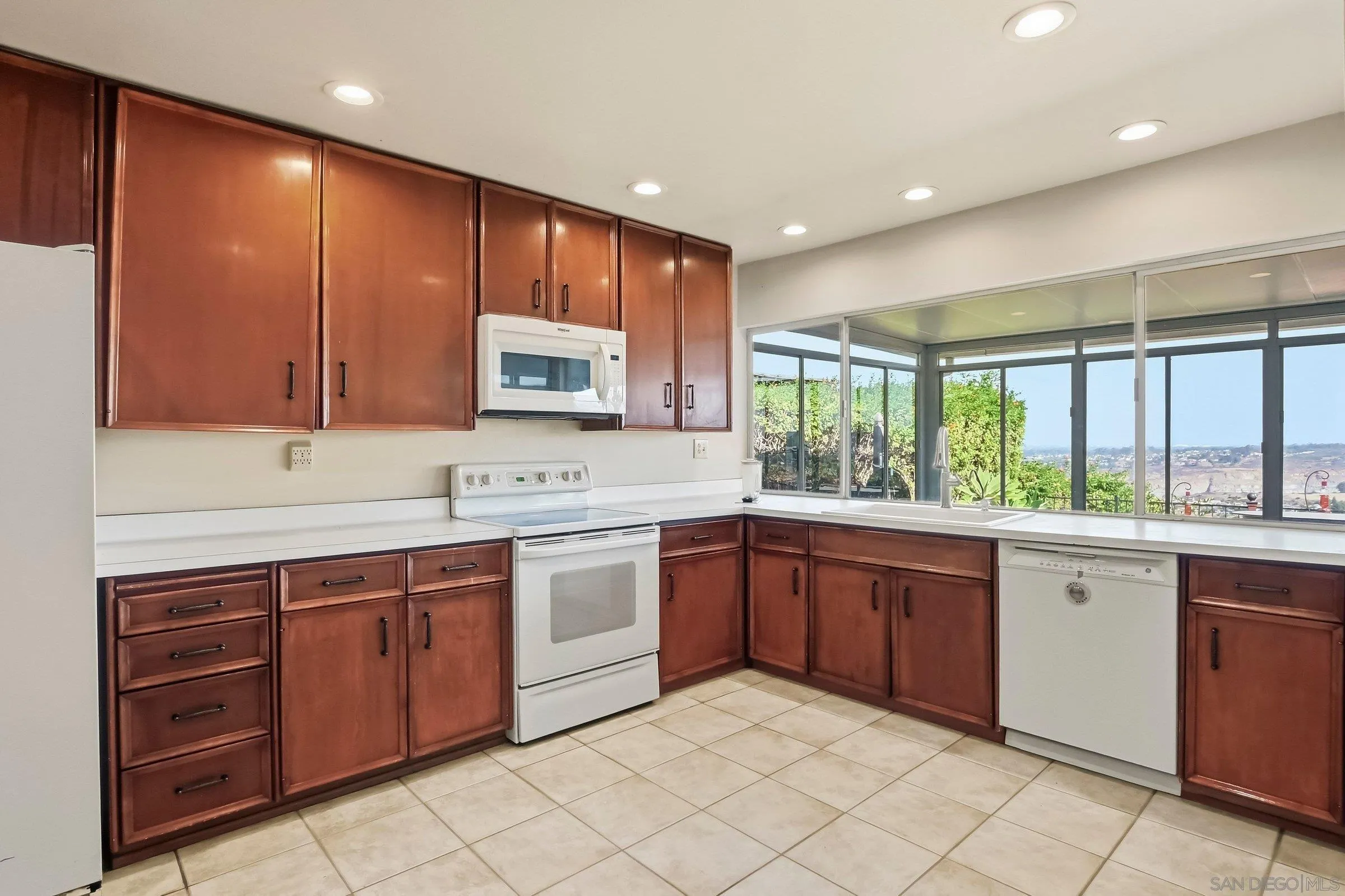 https://cdn.realtyfeed.com/cdn/127/260016552/d38d4bd7b9c41006d6c6f680809d99dd.webp