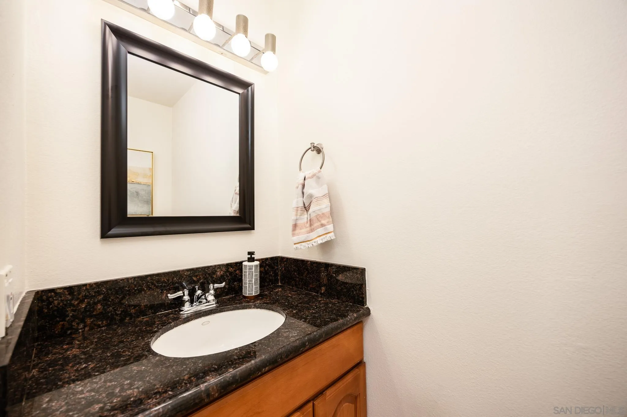 Photo #17: 260016553 Listing: Photo #17