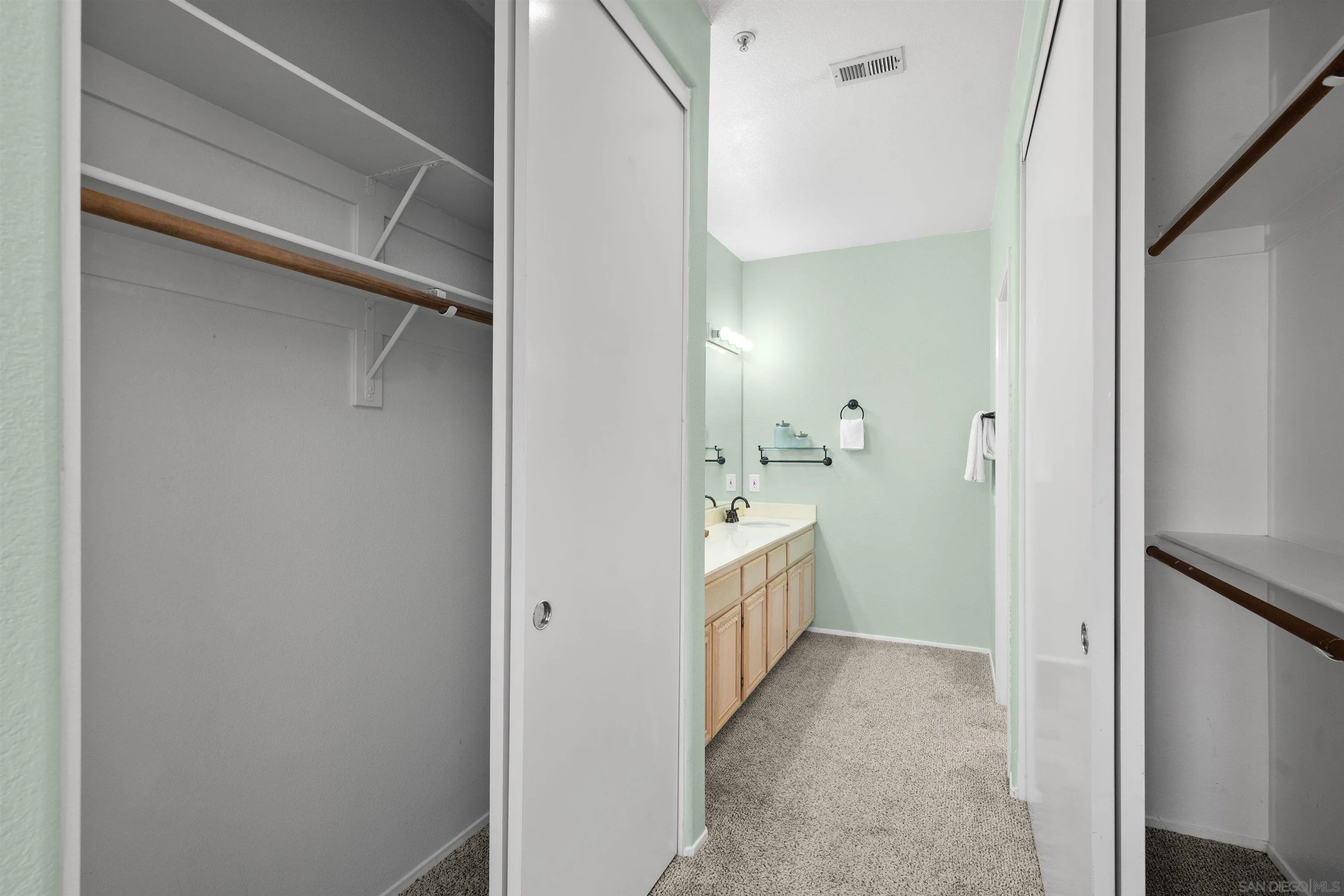 Photo #28: 260016557 Listing: Photo #28