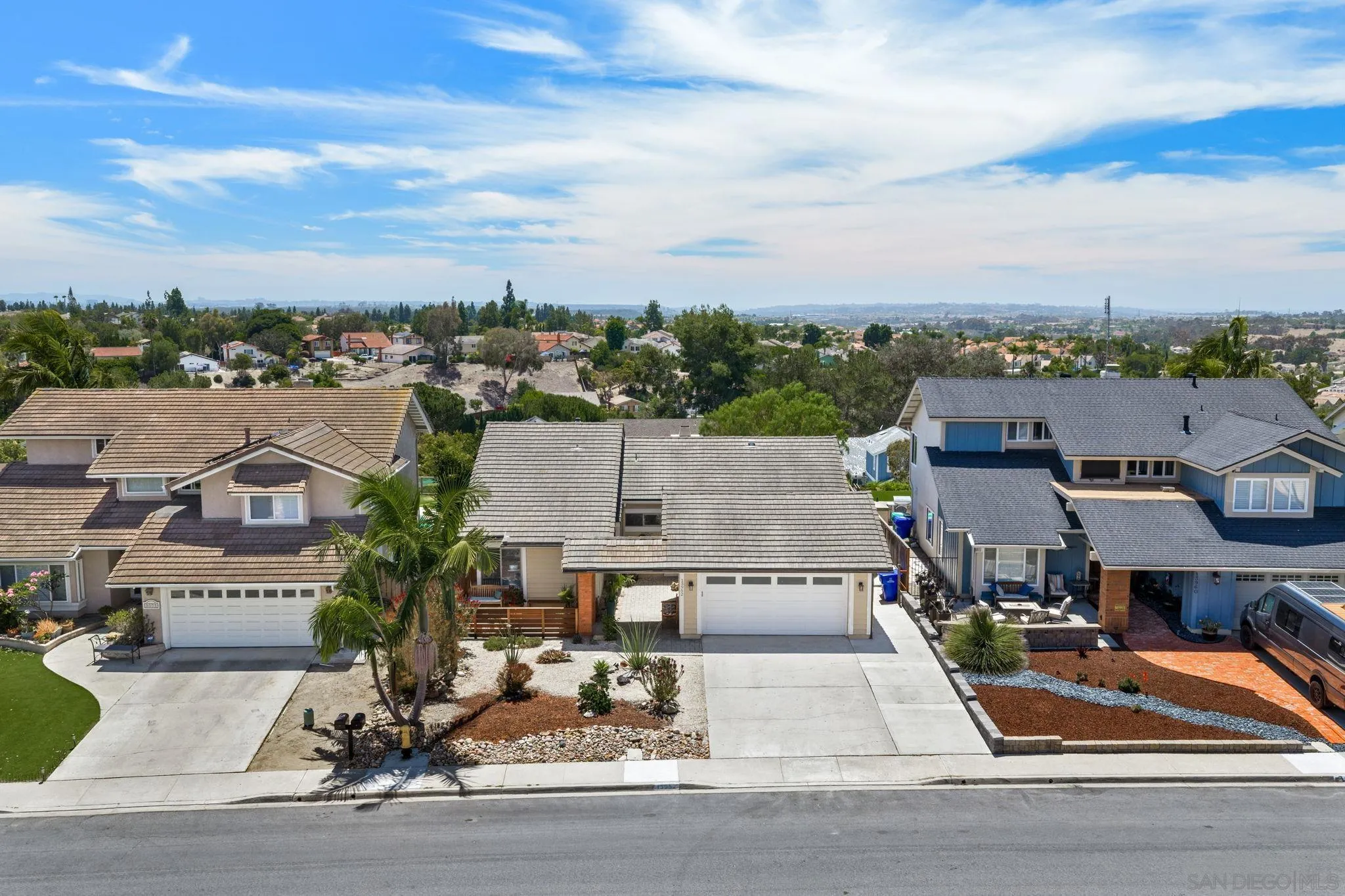 https://cdn.realtyfeed.com/cdn/127/260016562/45c65d4aa079e403e2b4900cd73e1749.webp