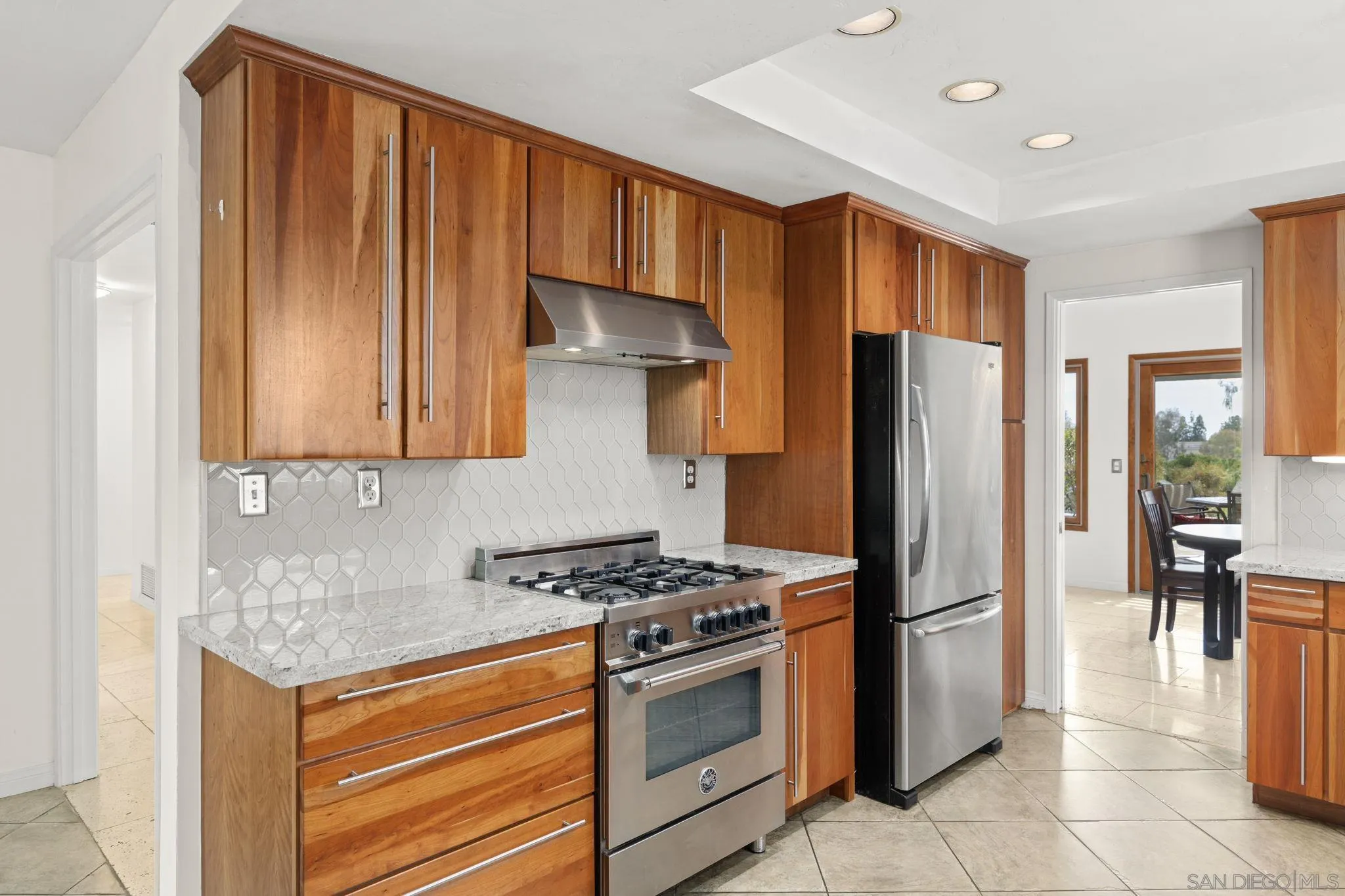 https://cdn.realtyfeed.com/cdn/127/260016562/5ff8604d4452f733a64b66e4d32b102c.webp
