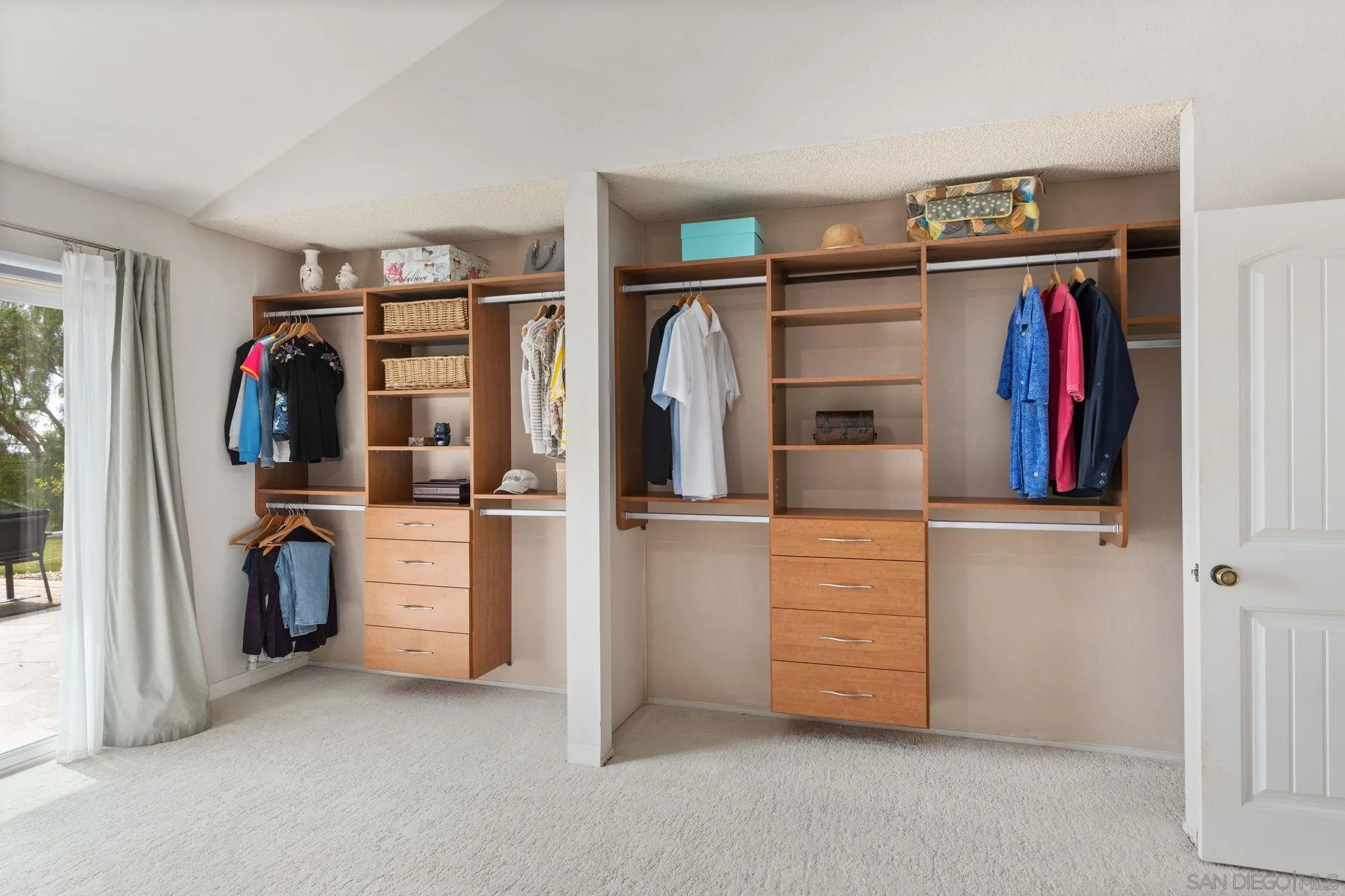 https://cdn.realtyfeed.com/cdn/127/260016562/d5f7488f078004b7ba76e3504709ad15.webp