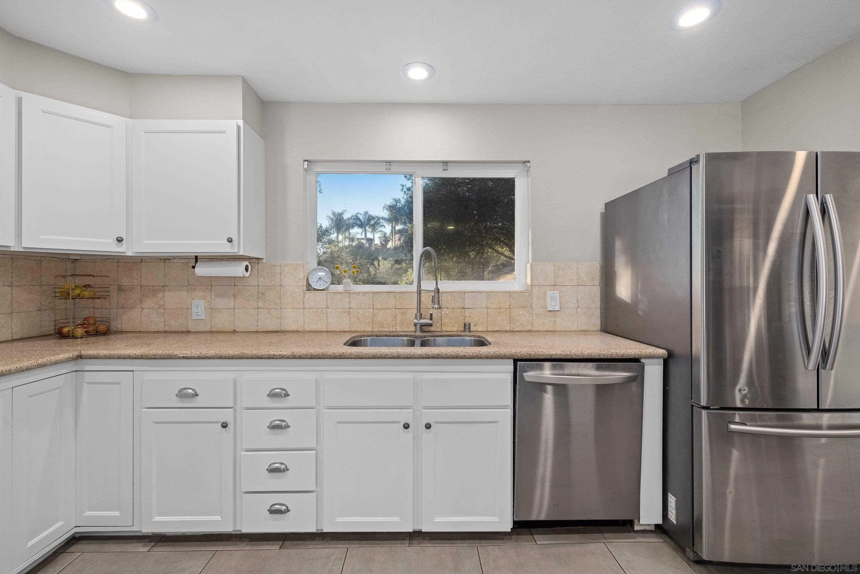 https://cdn.realtyfeed.com/cdn/127/260016569/1b5b08925b3f8d46b2844bf7679dbe0e.webp