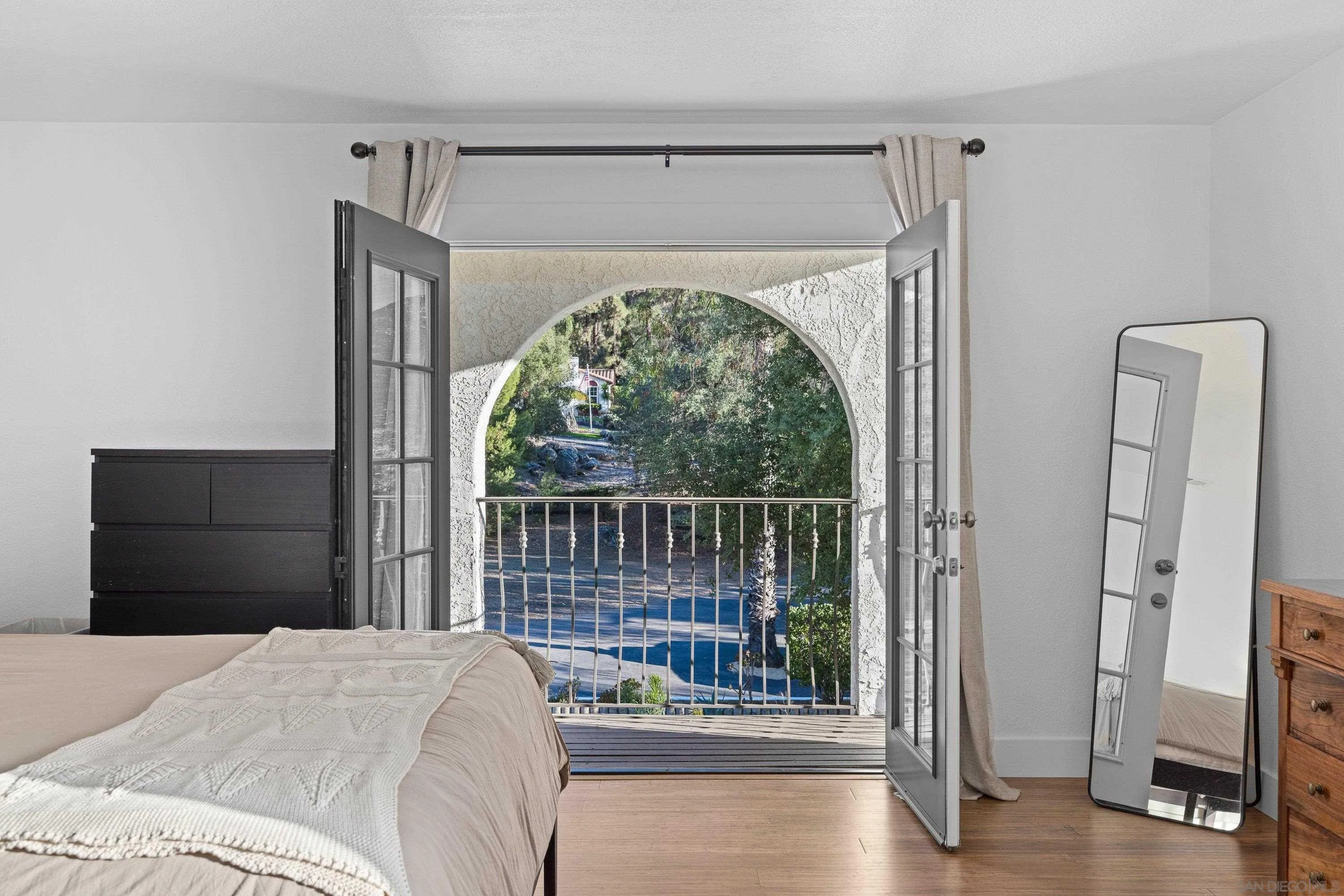 https://cdn.realtyfeed.com/cdn/127/260016569/4eac18e2d7ac7ed48eba7cd69b20f19f.webp