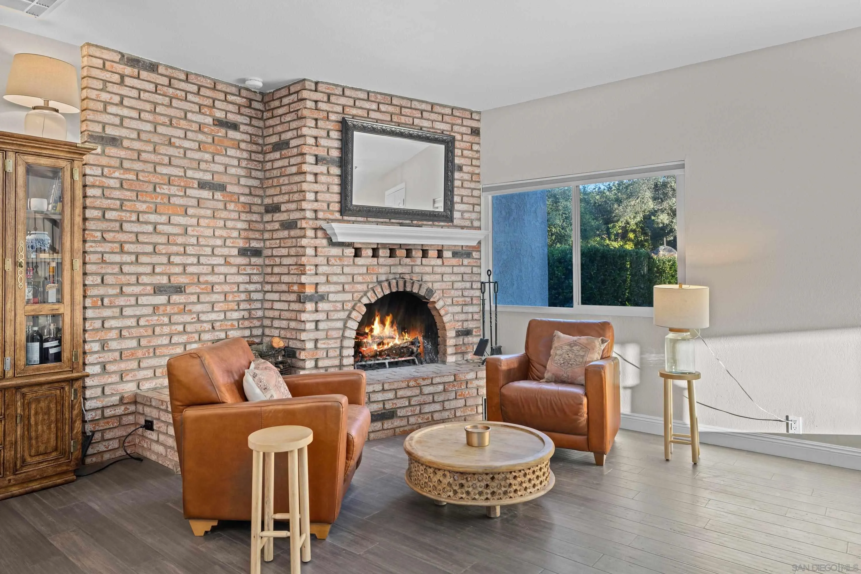 https://cdn.realtyfeed.com/cdn/127/260016569/76415d6edebafb93a40c81bfedf9b3c2.webp