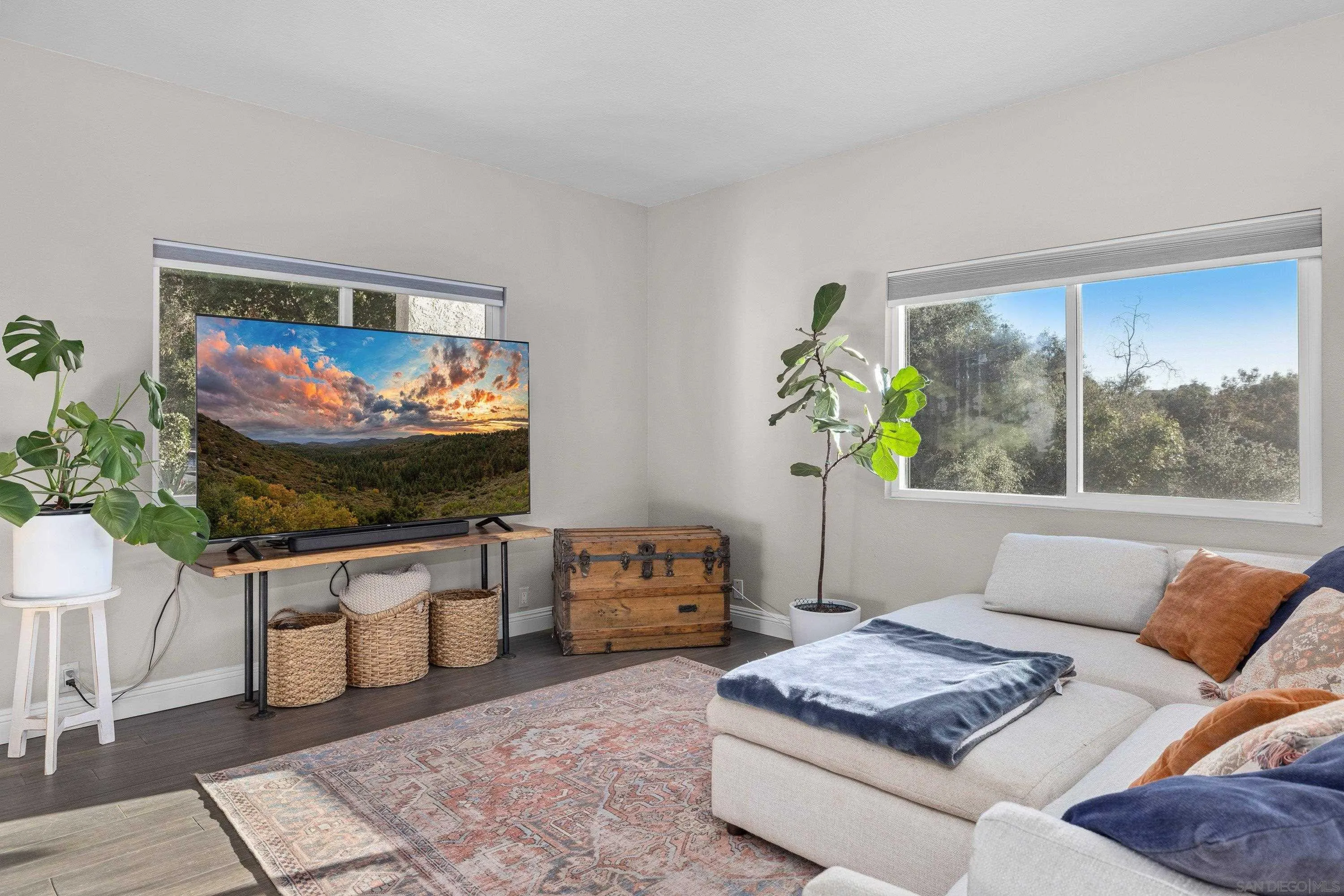 https://cdn.realtyfeed.com/cdn/127/260016569/9e45eedeef7404e4478024339b7175d6.webp