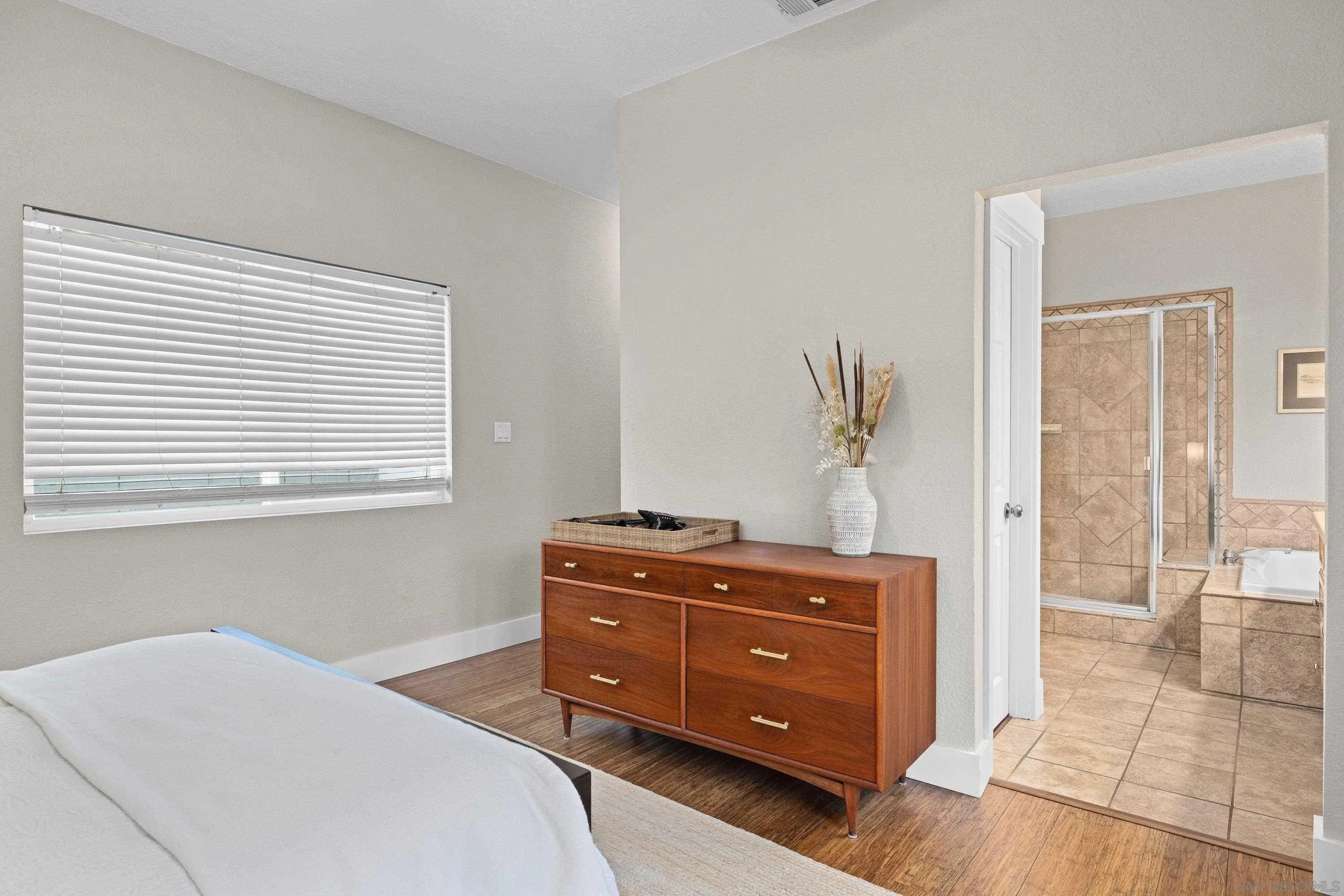 https://cdn.realtyfeed.com/cdn/127/260016569/aec791076cede02d8f1bb8f09ed71c1f.webp
