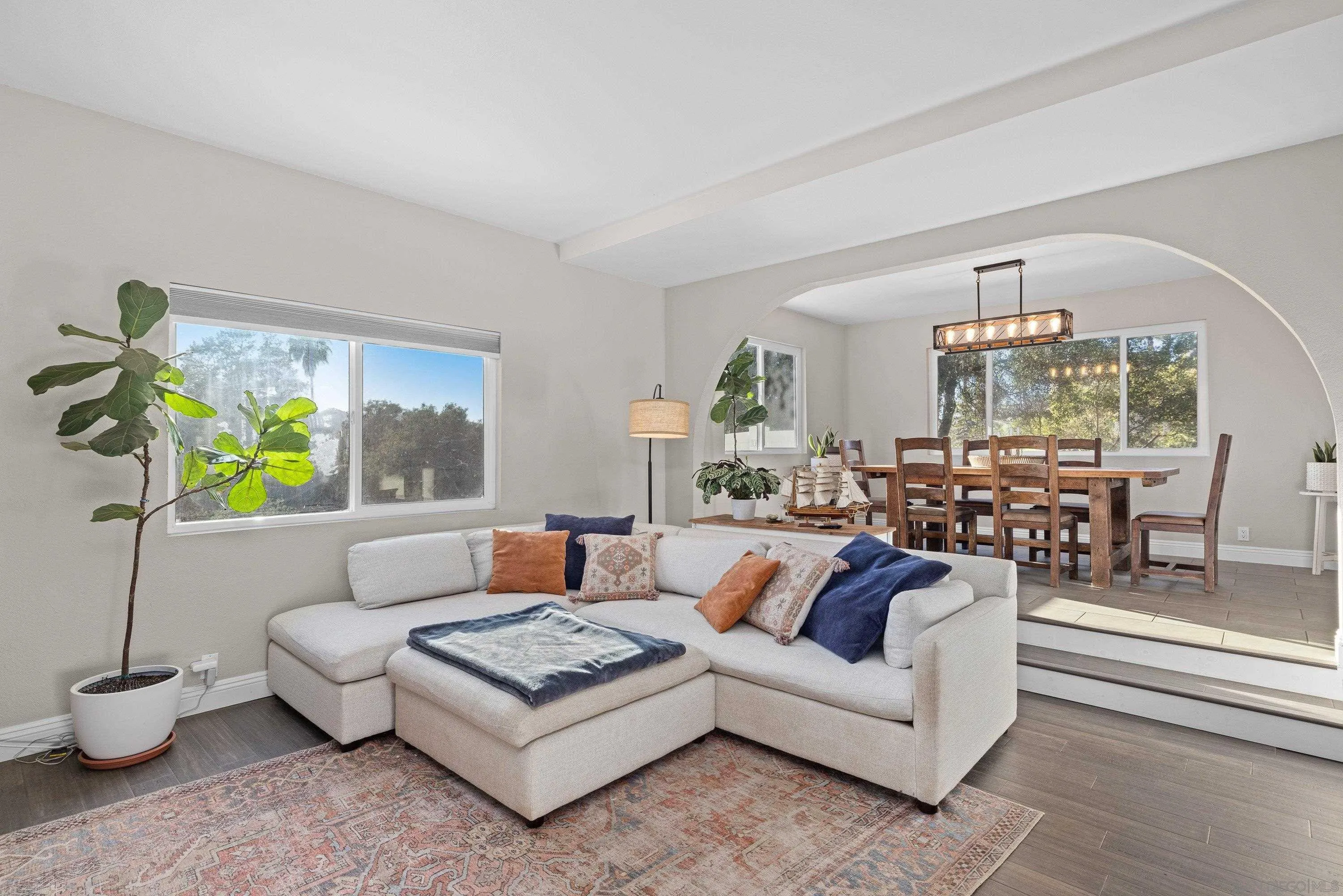 https://cdn.realtyfeed.com/cdn/127/260016569/e38524136a9c73dd31e50a7f88425a0e.webp