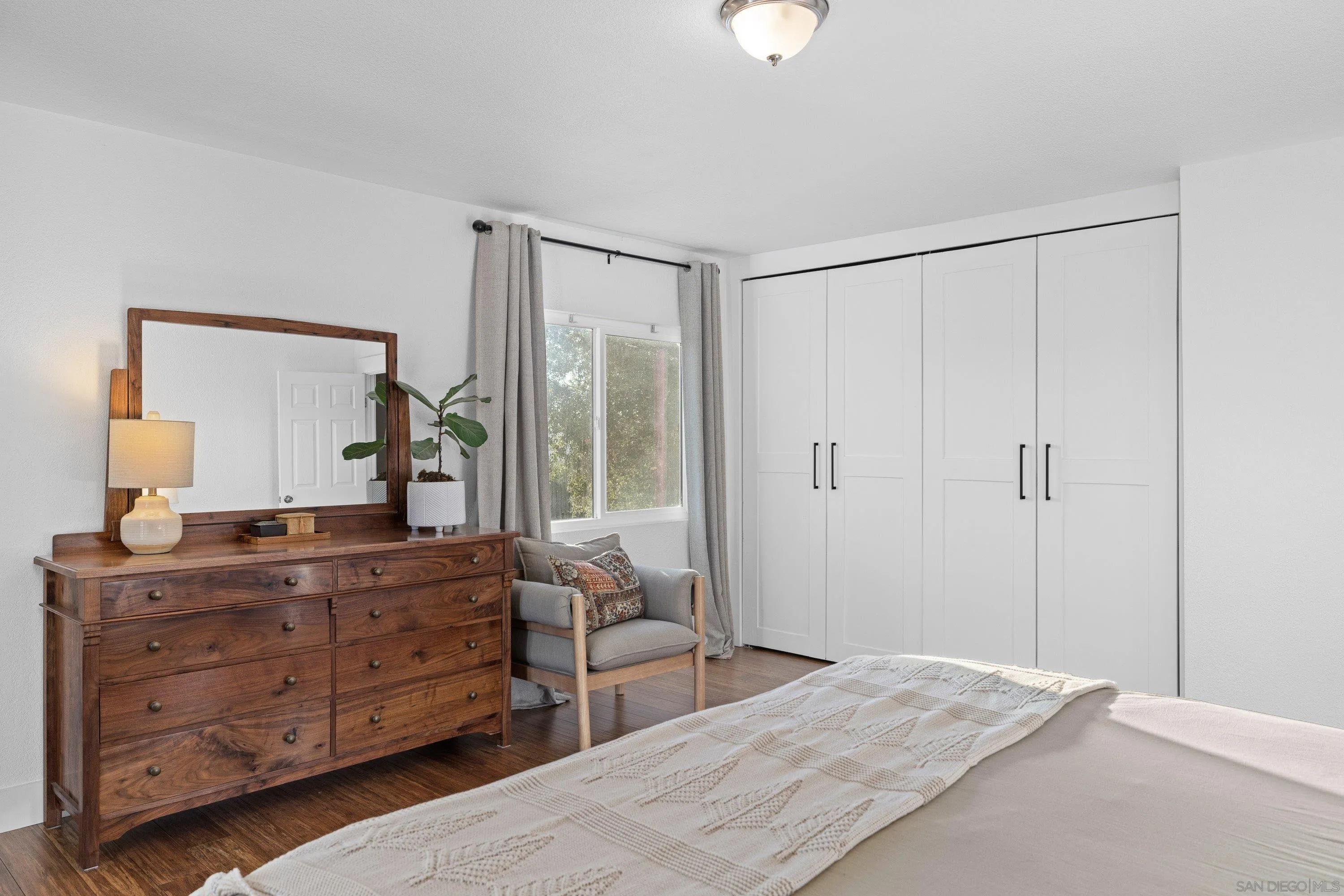 https://cdn.realtyfeed.com/cdn/127/260016569/f87eb8edf8cb1c6266e699ecd0576ea0.webp