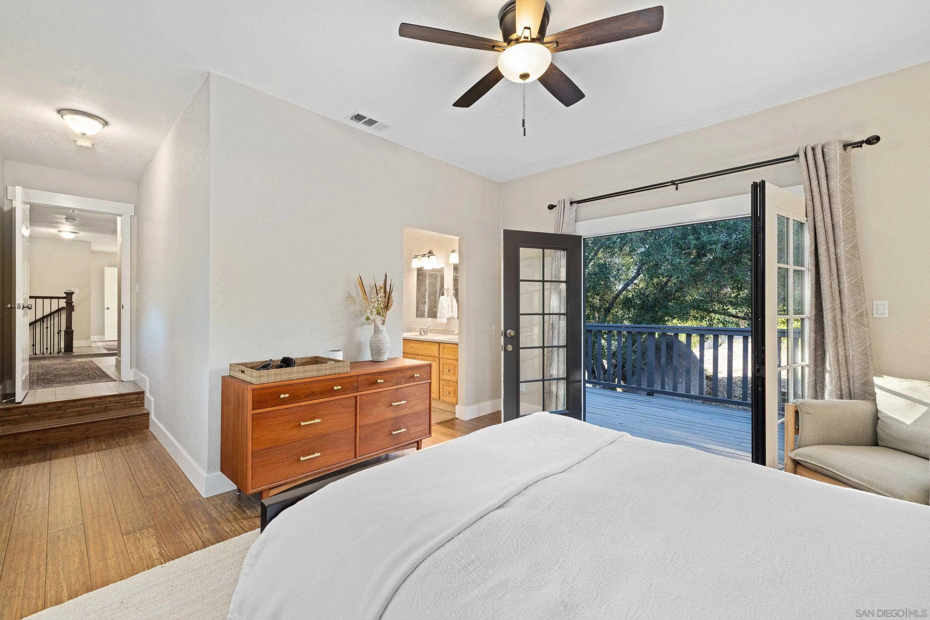 https://cdn.realtyfeed.com/cdn/127/260016569/fb880645f8e46b21b8b4e2762a9e2fb1.webp