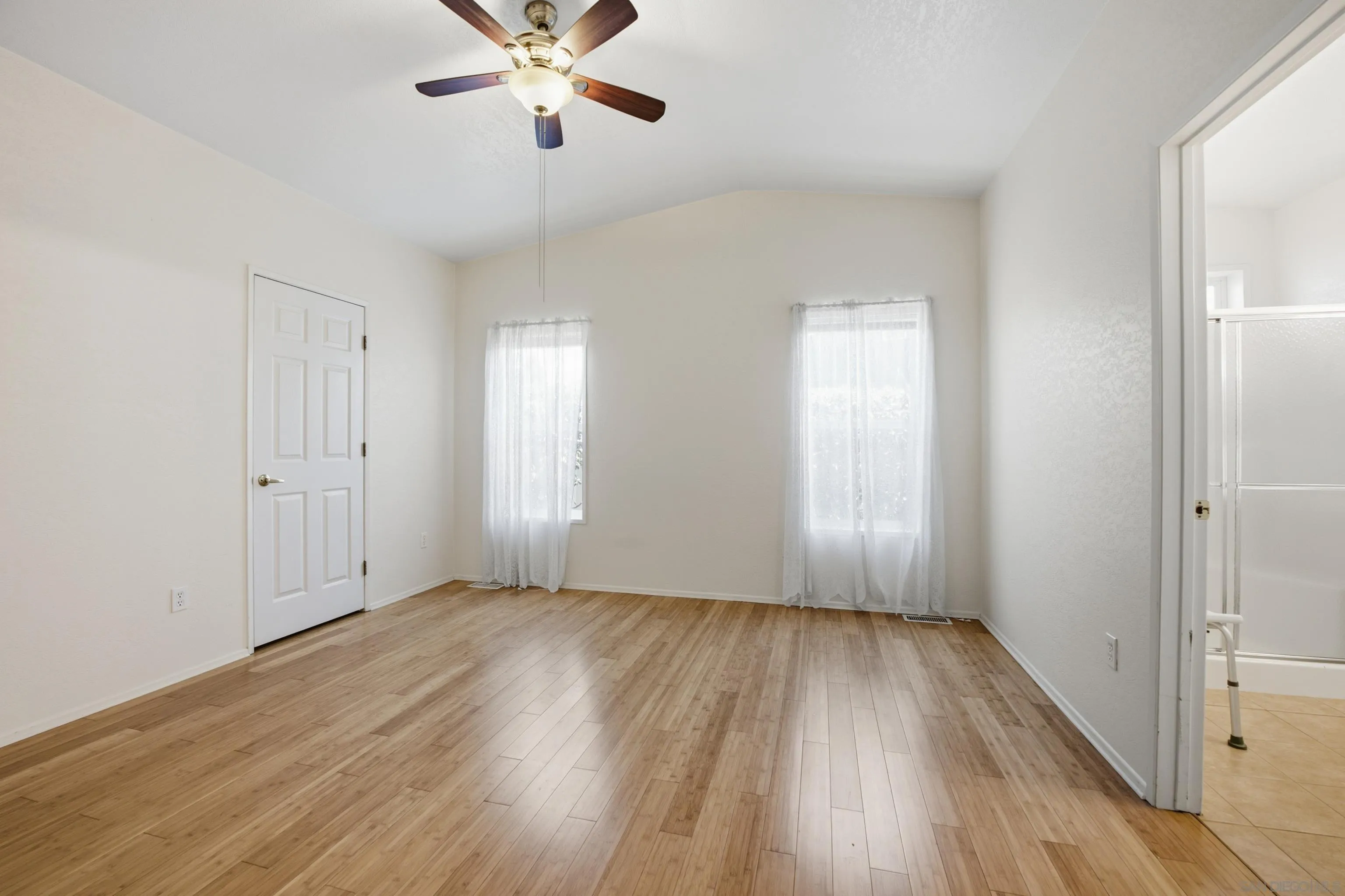 https://cdn.realtyfeed.com/cdn/127/260016576/3483d55cf308c43662f8d7a8354c2cad.webp
