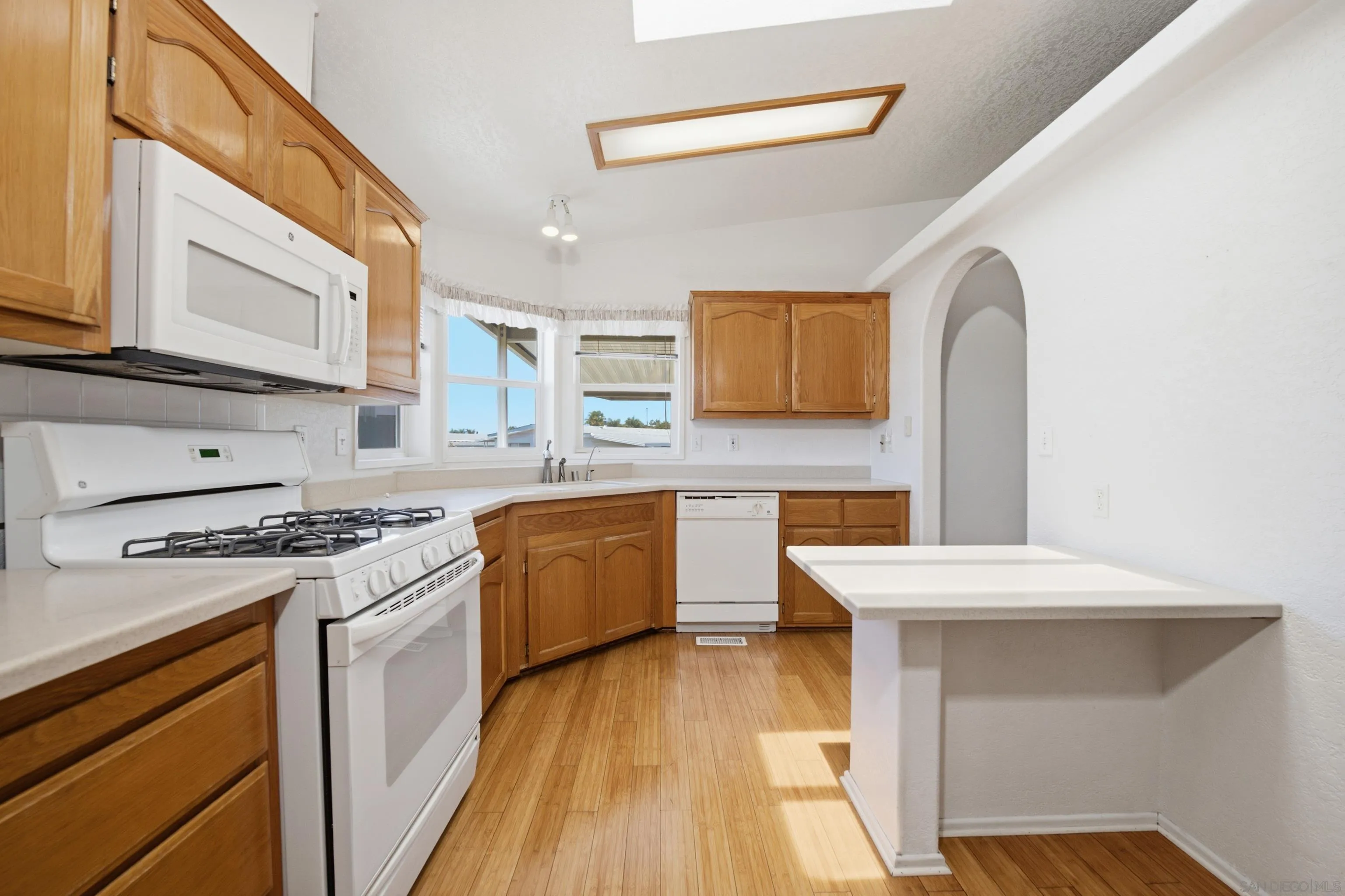 https://cdn.realtyfeed.com/cdn/127/260016576/7d93aa1b718daf7d3cc185e4a381bdc3.webp