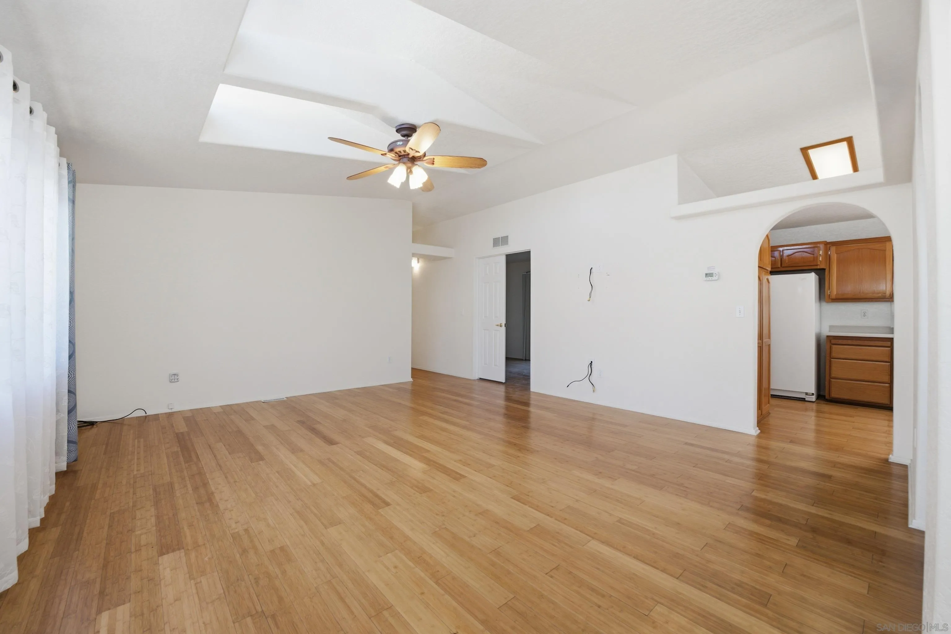https://cdn.realtyfeed.com/cdn/127/260016576/d66eb1e6ed84fd8aaa5577129bc4d402.webp