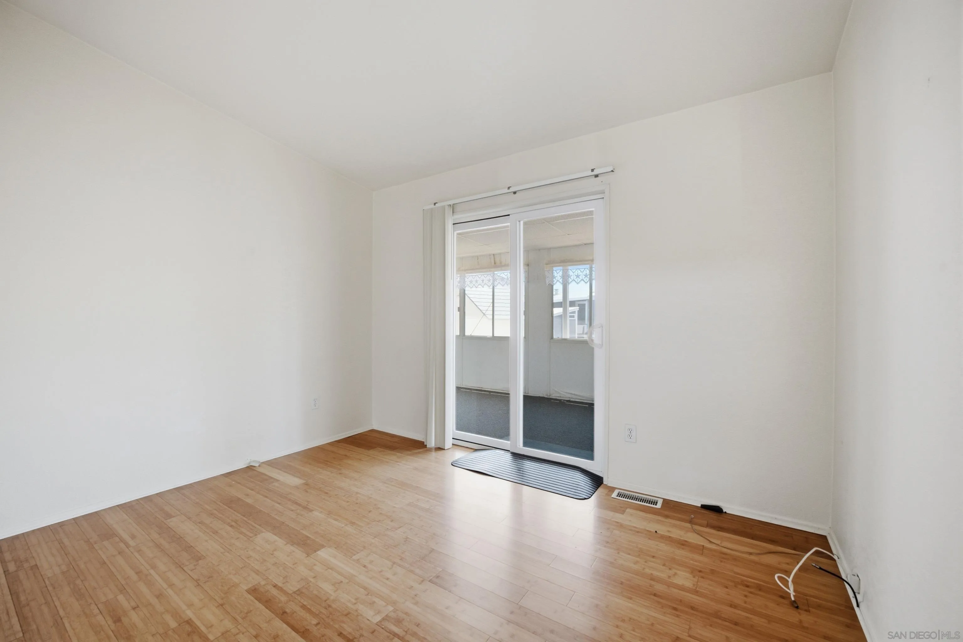 https://cdn.realtyfeed.com/cdn/127/260016576/ecfb4522db15b013d58334da09cff871.webp