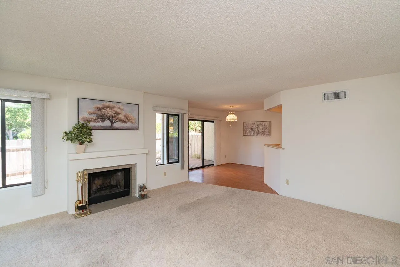 Photo #7: 260016577 Listing: Photo #7