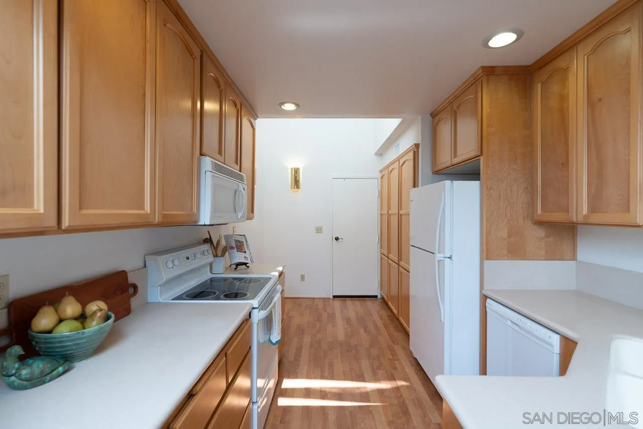 Photo #12: 260016577 Listing: Photo #12