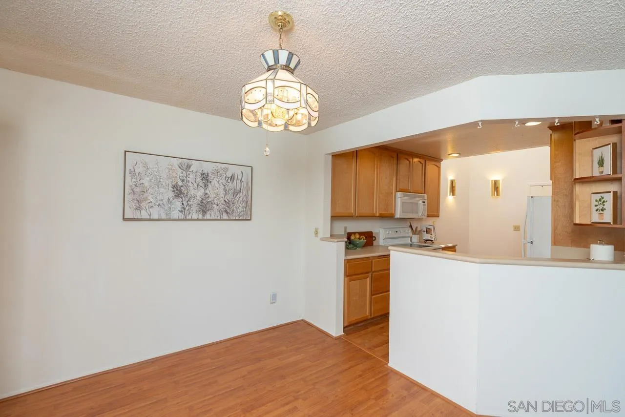 Photo #11: 260016577 Listing: Photo #11