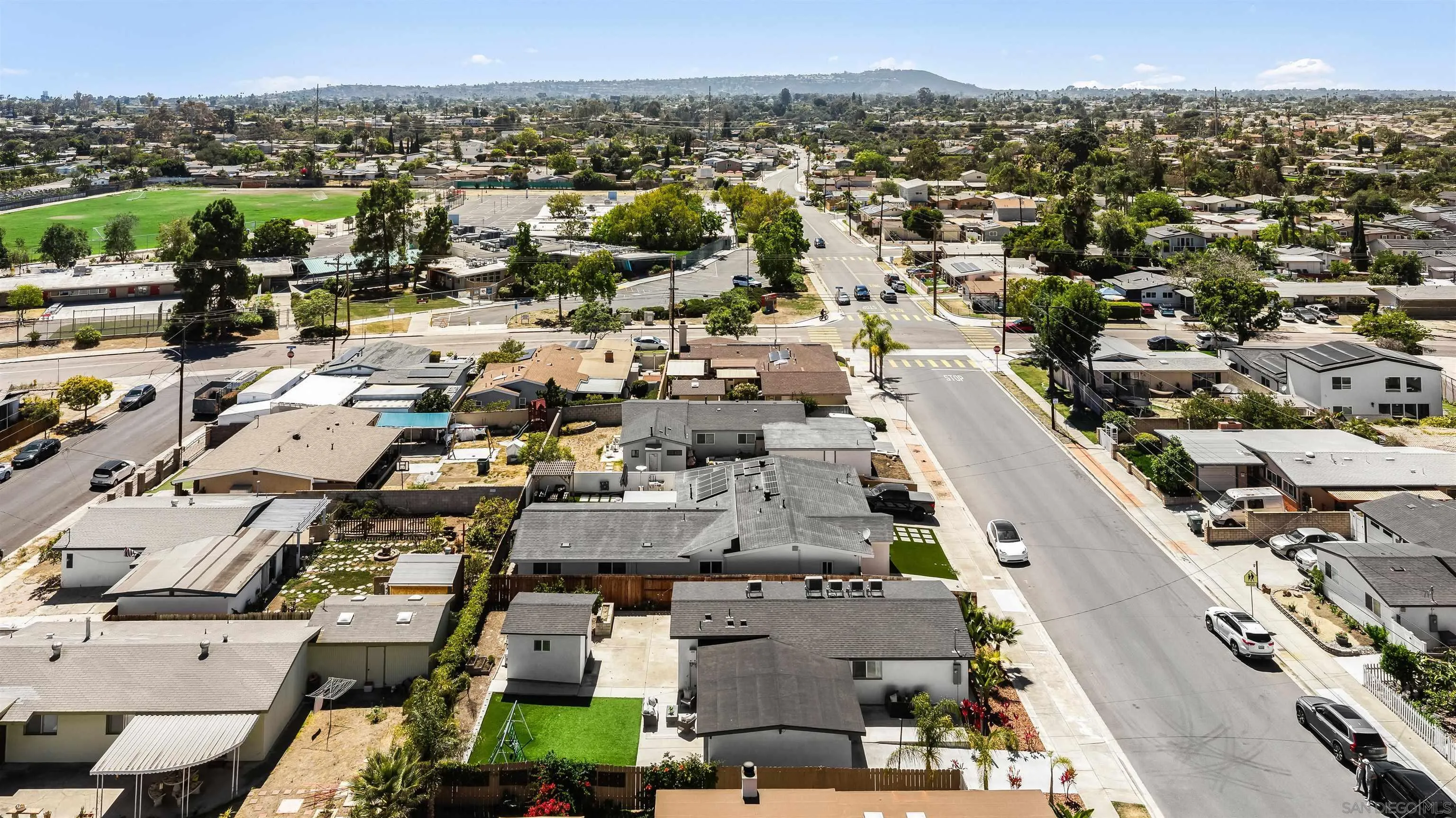 https://cdn.realtyfeed.com/cdn/127/260016578/13edf06c32262b4da128f442fefaee1d.webp
