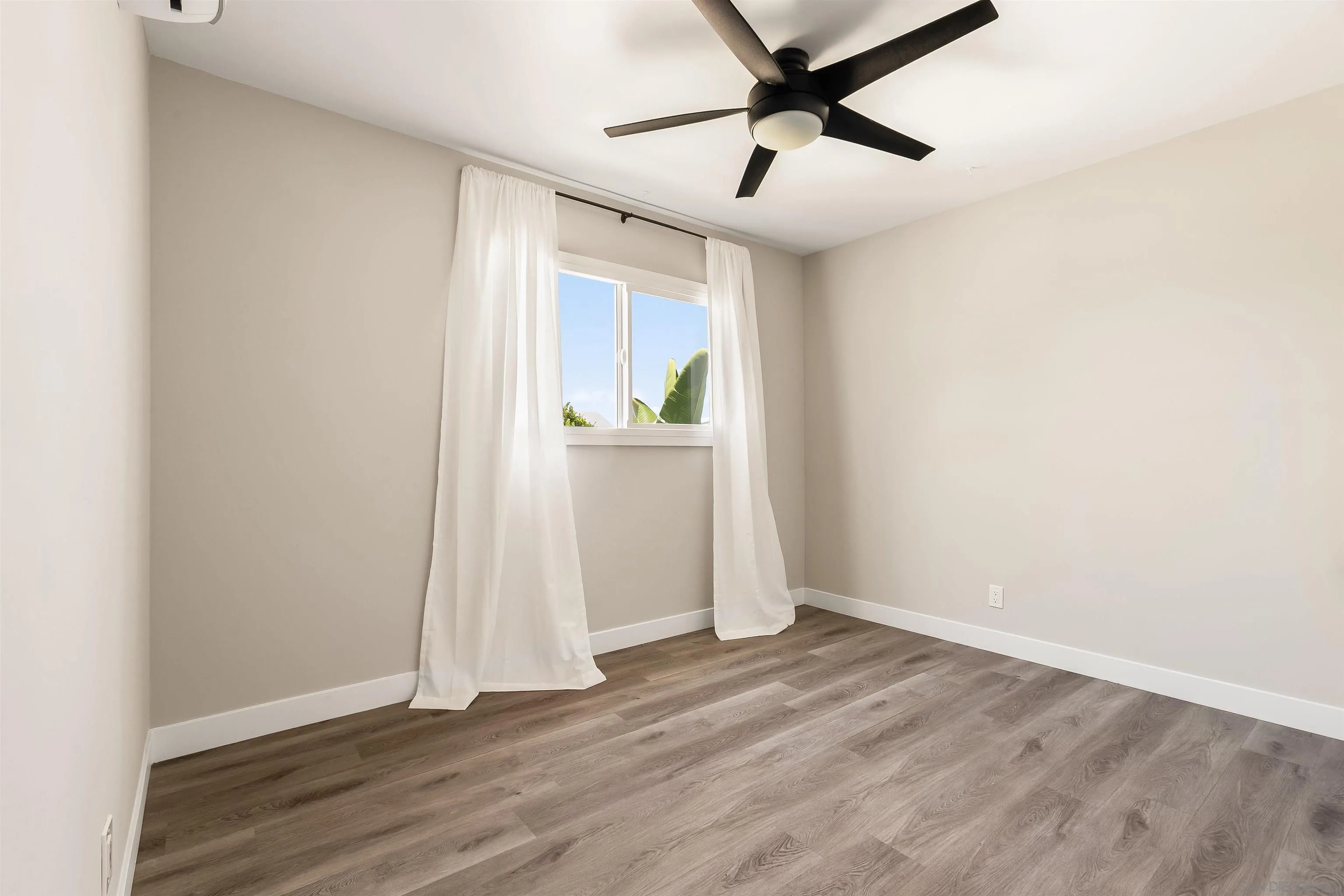 https://cdn.realtyfeed.com/cdn/127/260016578/6589e3297fb0ac1ebd76b599e6b6243e.webp