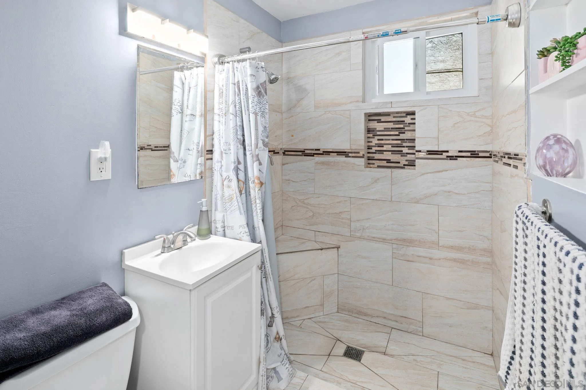 https://cdn.realtyfeed.com/cdn/127/260016579/0a3ea9e23d5ef4c91880eabc5e8ea402.webp