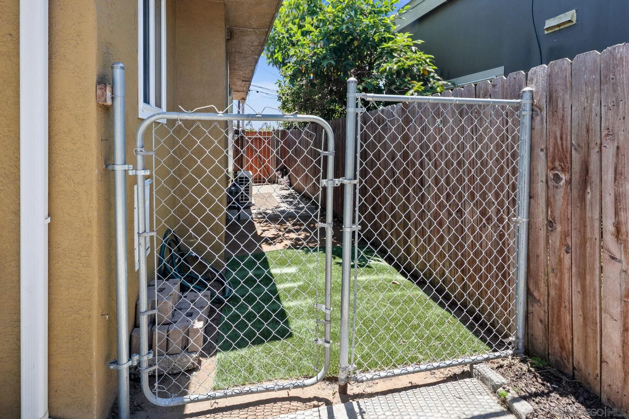 https://cdn.realtyfeed.com/cdn/127/260016579/5e3391c02d522525fa95e67b8943cc97.webp