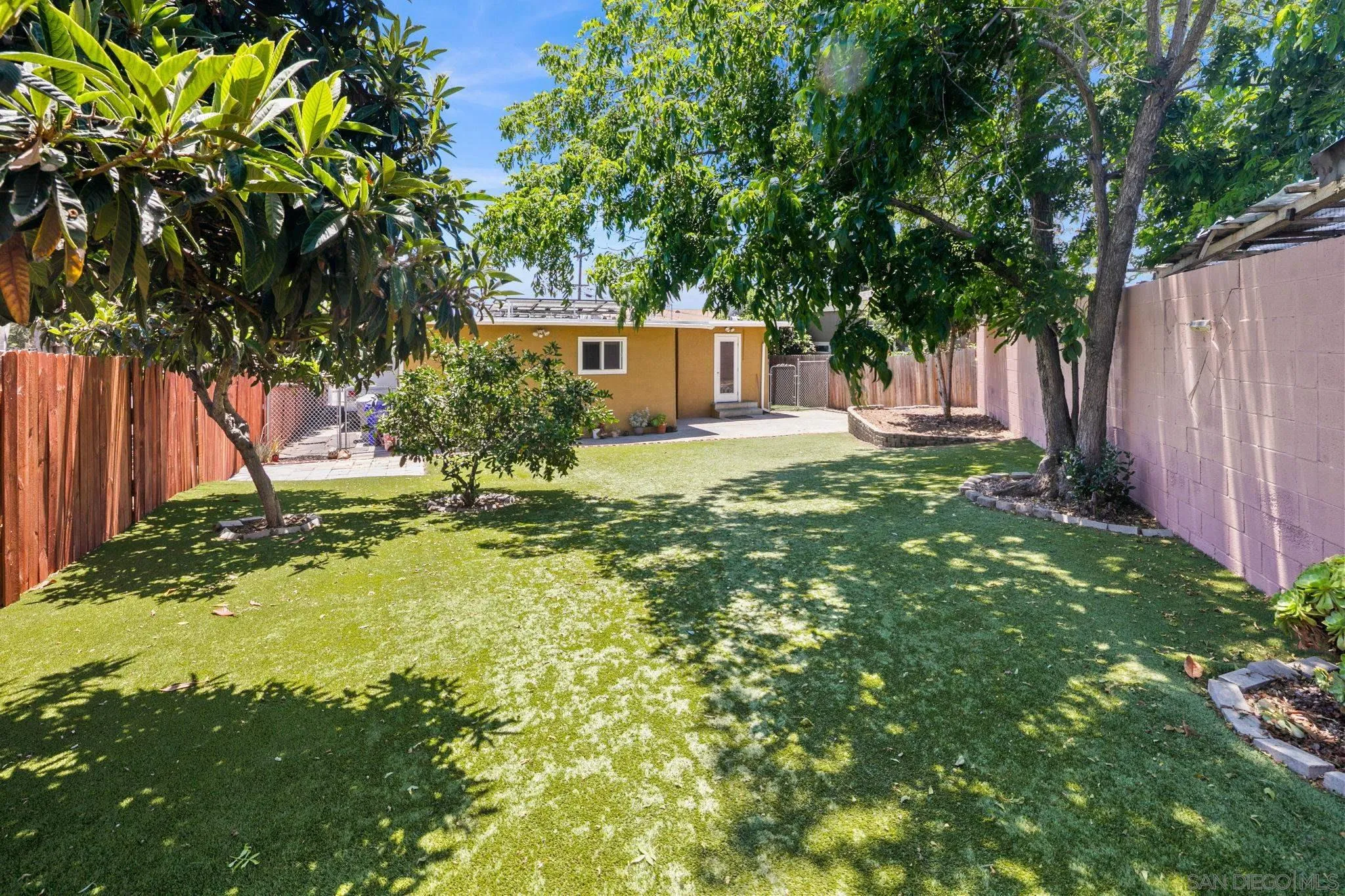 https://cdn.realtyfeed.com/cdn/127/260016579/720b2ae12a3224598d0d434e4af6e9c7.webp