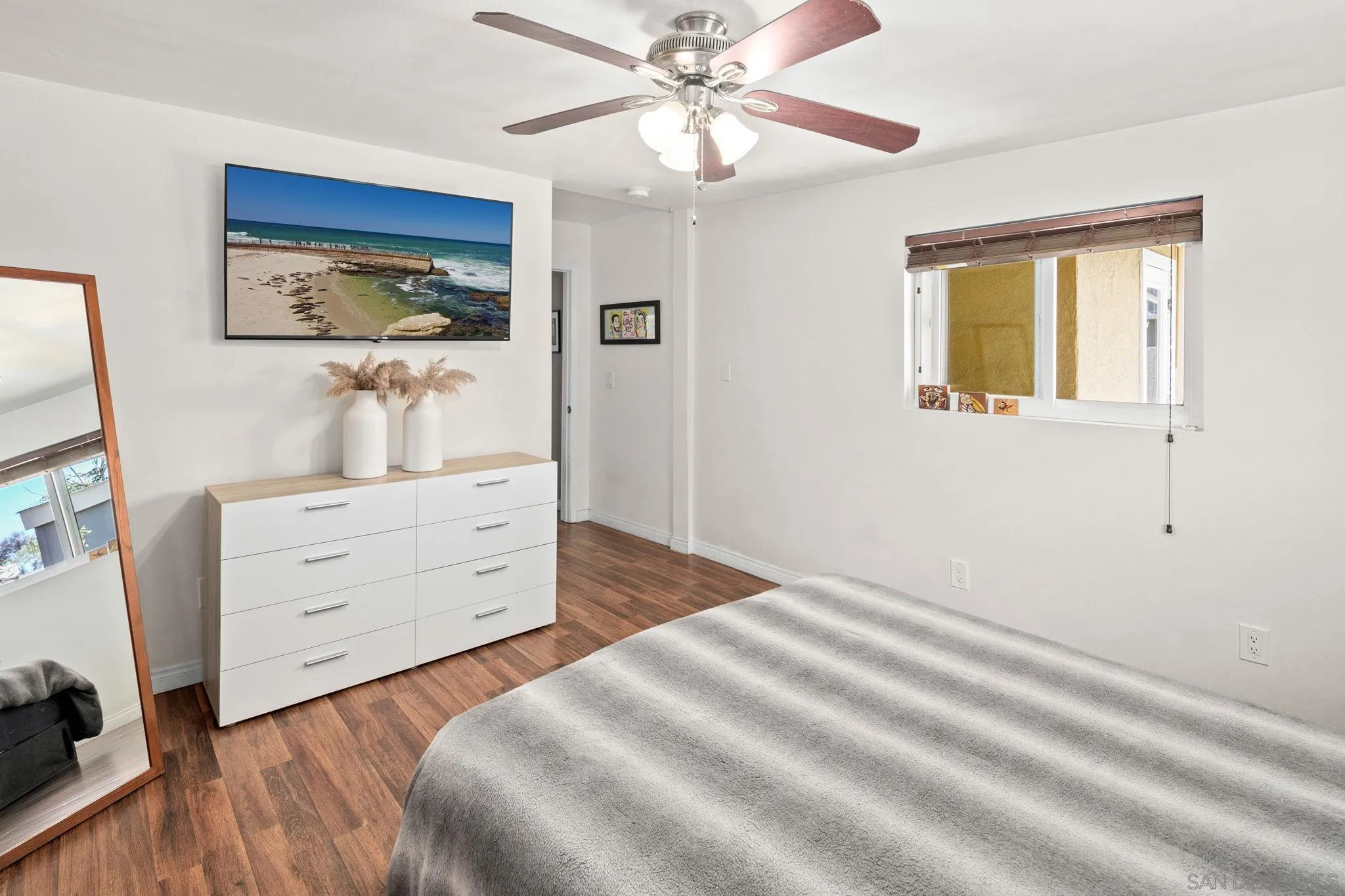 https://cdn.realtyfeed.com/cdn/127/260016579/7fbb489a485639c9fe197251cfb0a9c1.webp