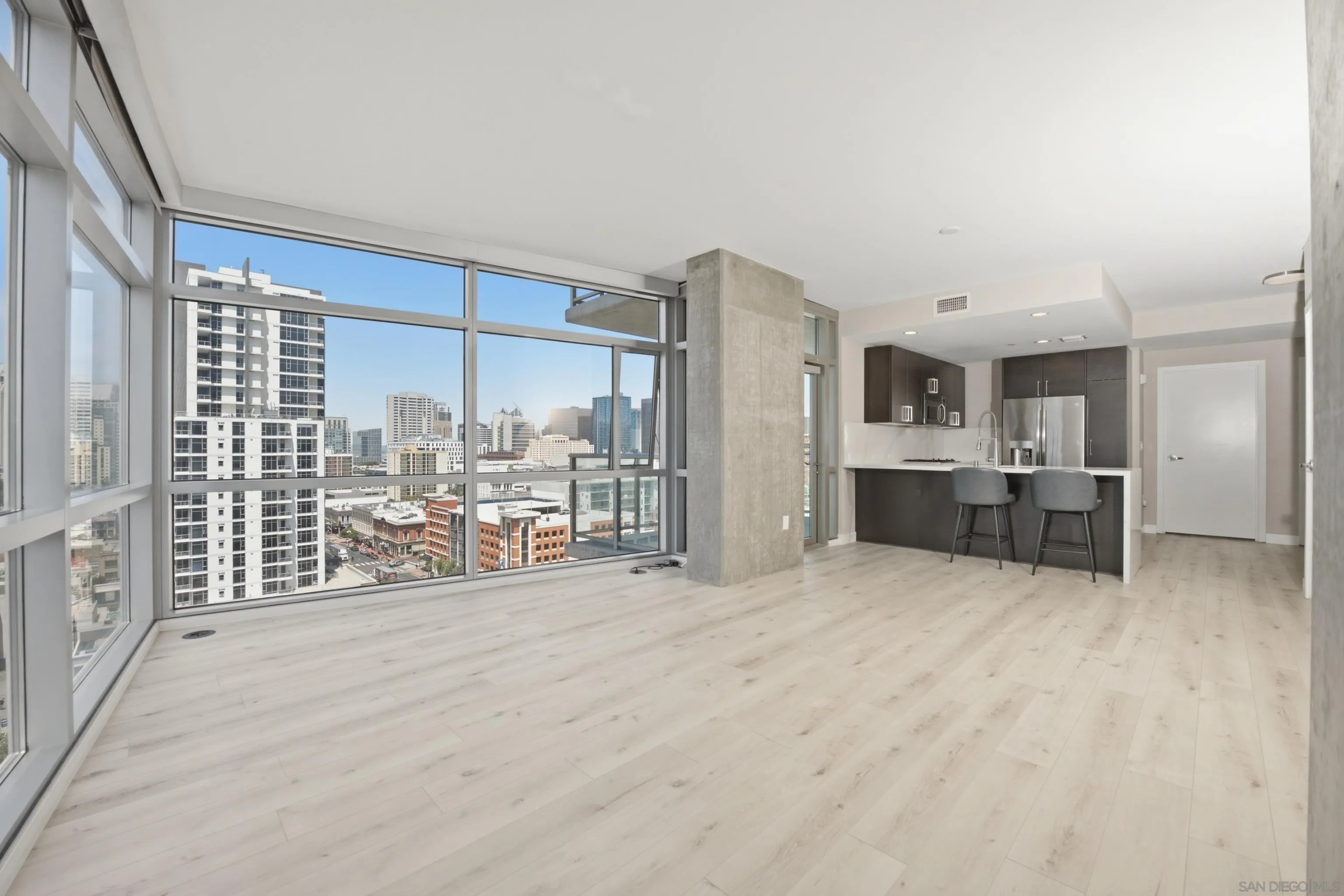 Photo #3: 260016581 Listing: Photo #3