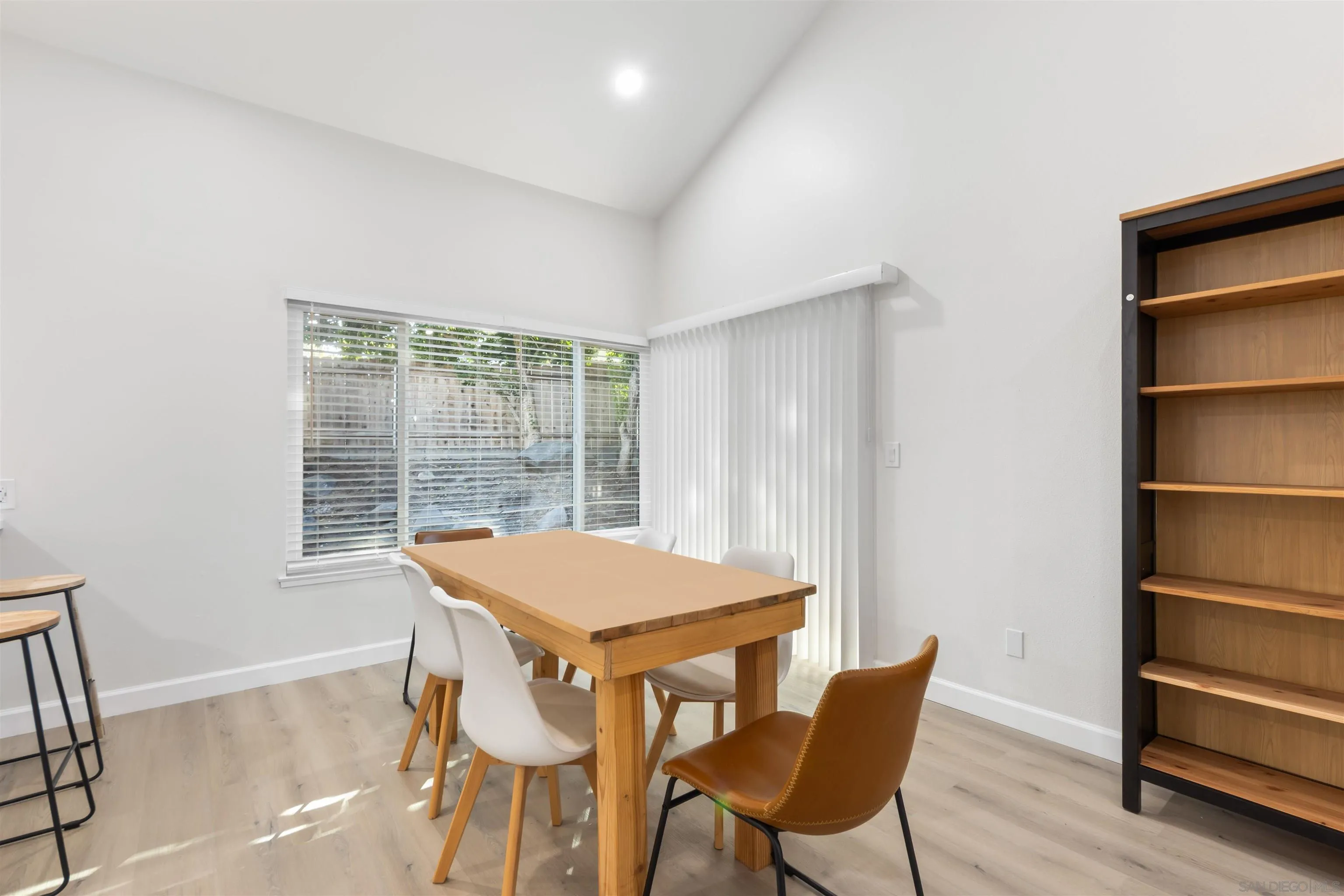 https://cdn.realtyfeed.com/cdn/127/260016584/08b1dceb3bbe7b592e08eadfb3cc459d.webp