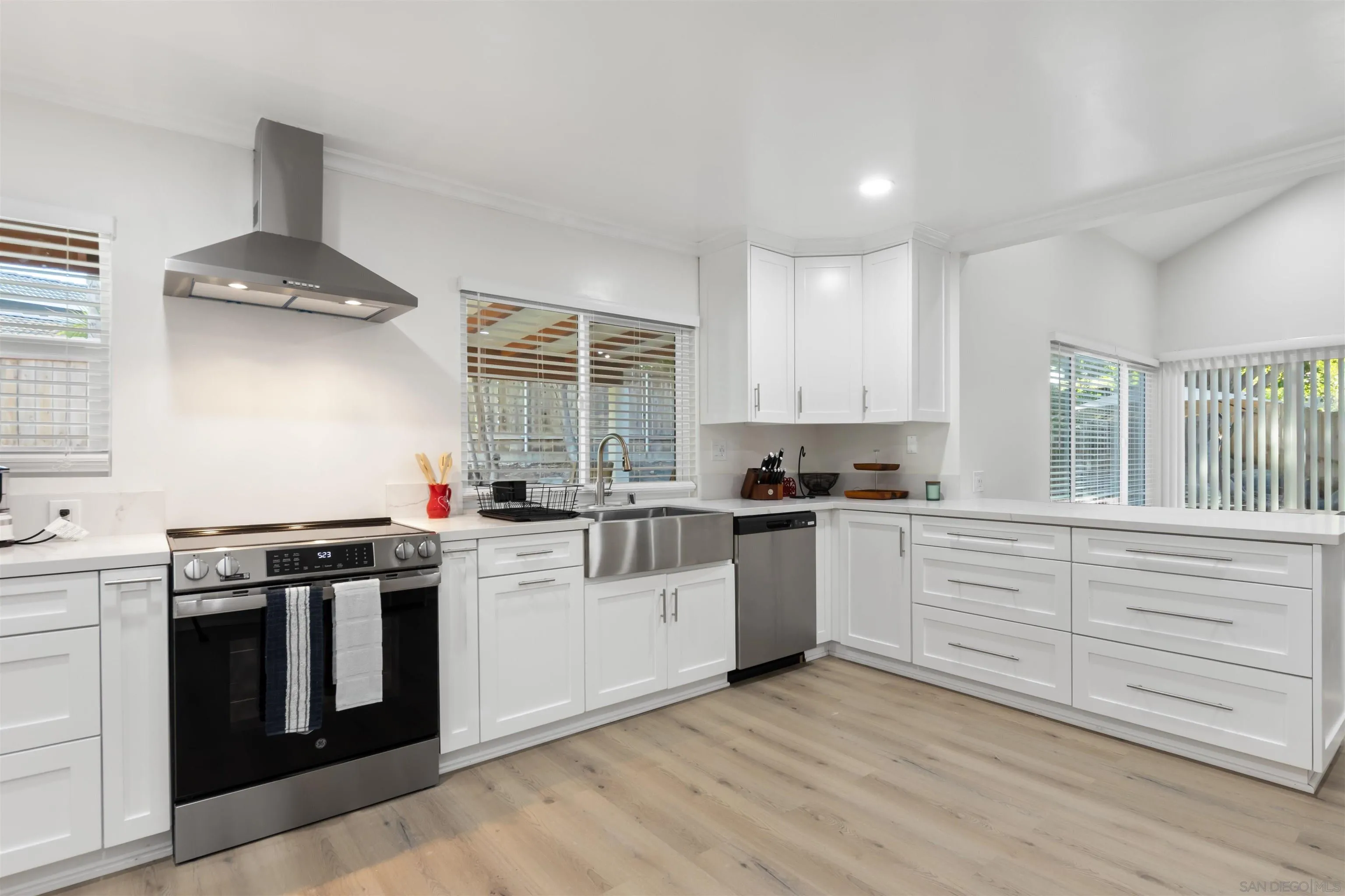 https://cdn.realtyfeed.com/cdn/127/260016584/47e94921a687c3c87834ca95cf7c20e0.webp