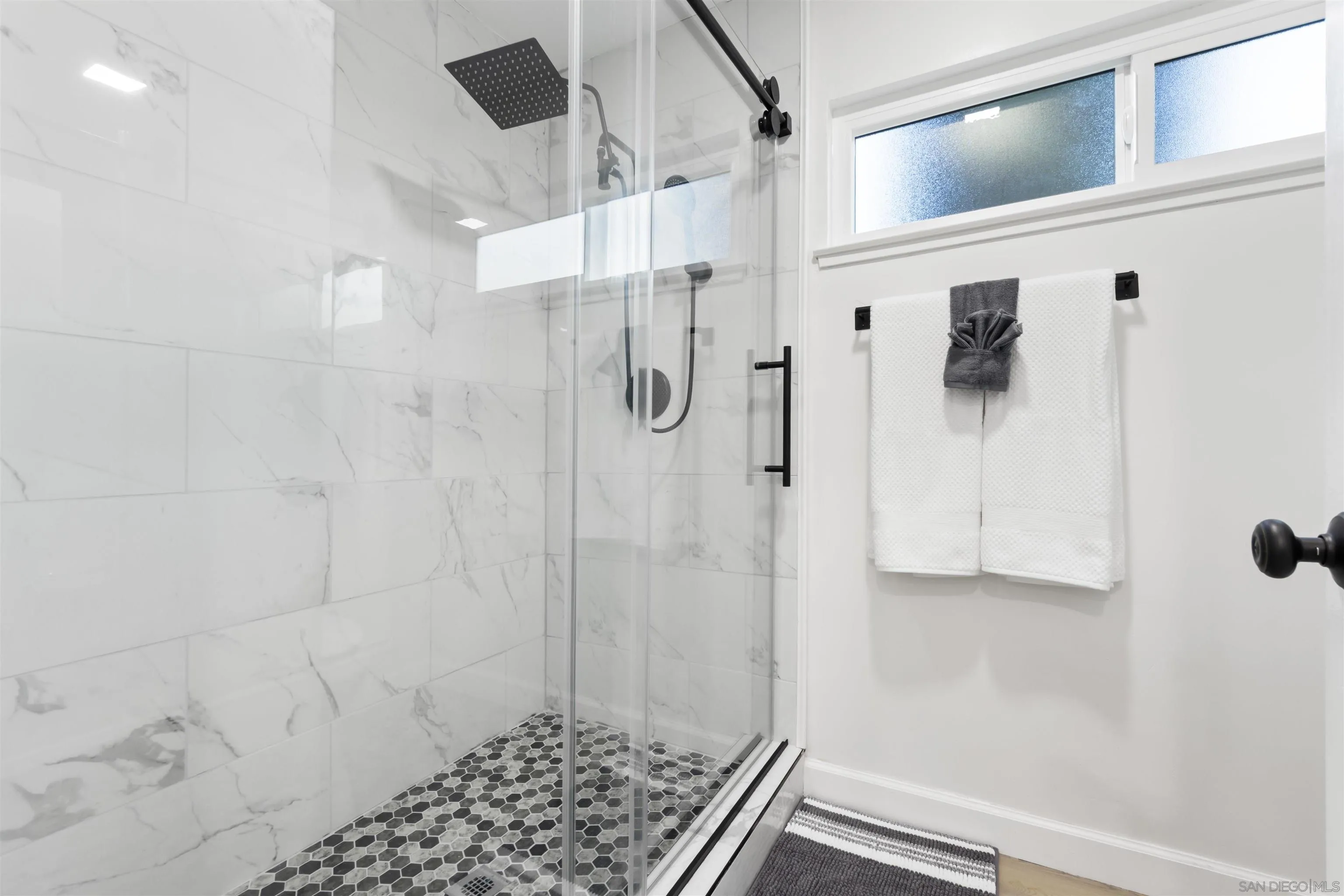 https://cdn.realtyfeed.com/cdn/127/260016584/65b534b1dc9bf443b5d7ff24fa4f9d7e.webp