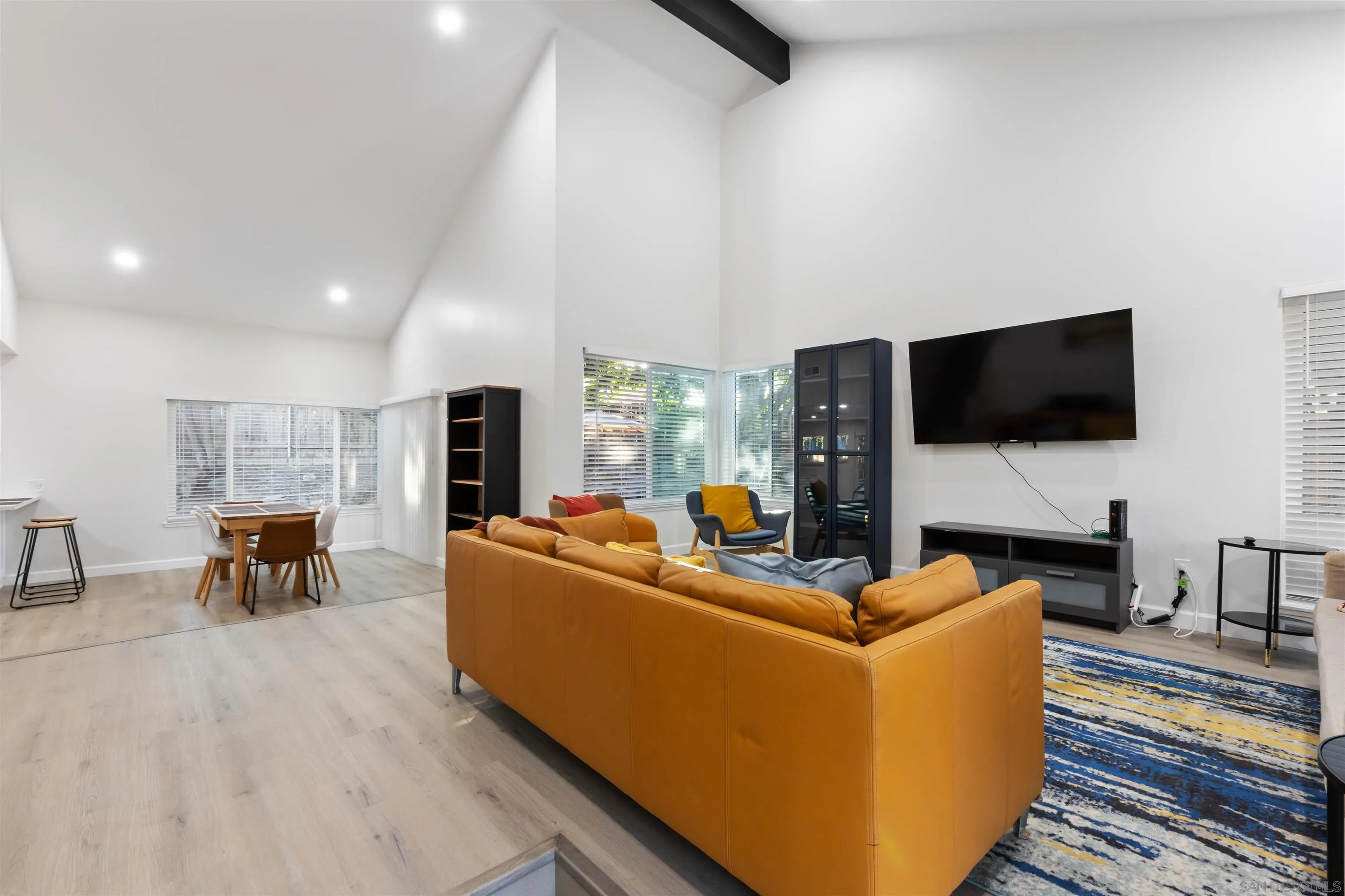 https://cdn.realtyfeed.com/cdn/127/260016584/7d9cb3cbb40655b9266f32e3161d74ae.webp