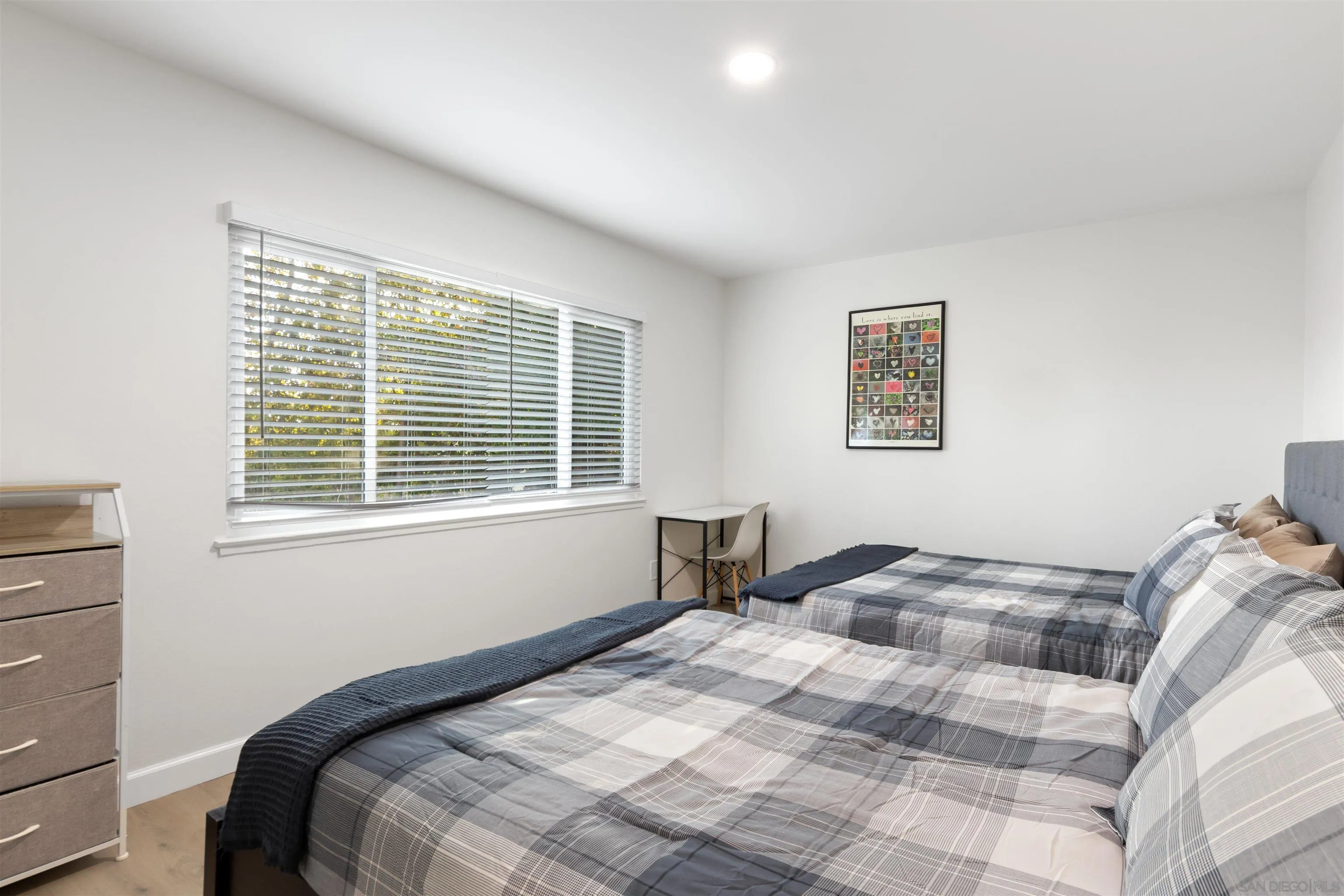 https://cdn.realtyfeed.com/cdn/127/260016584/87ea95621cbbcf63765dca8843dcd482.webp