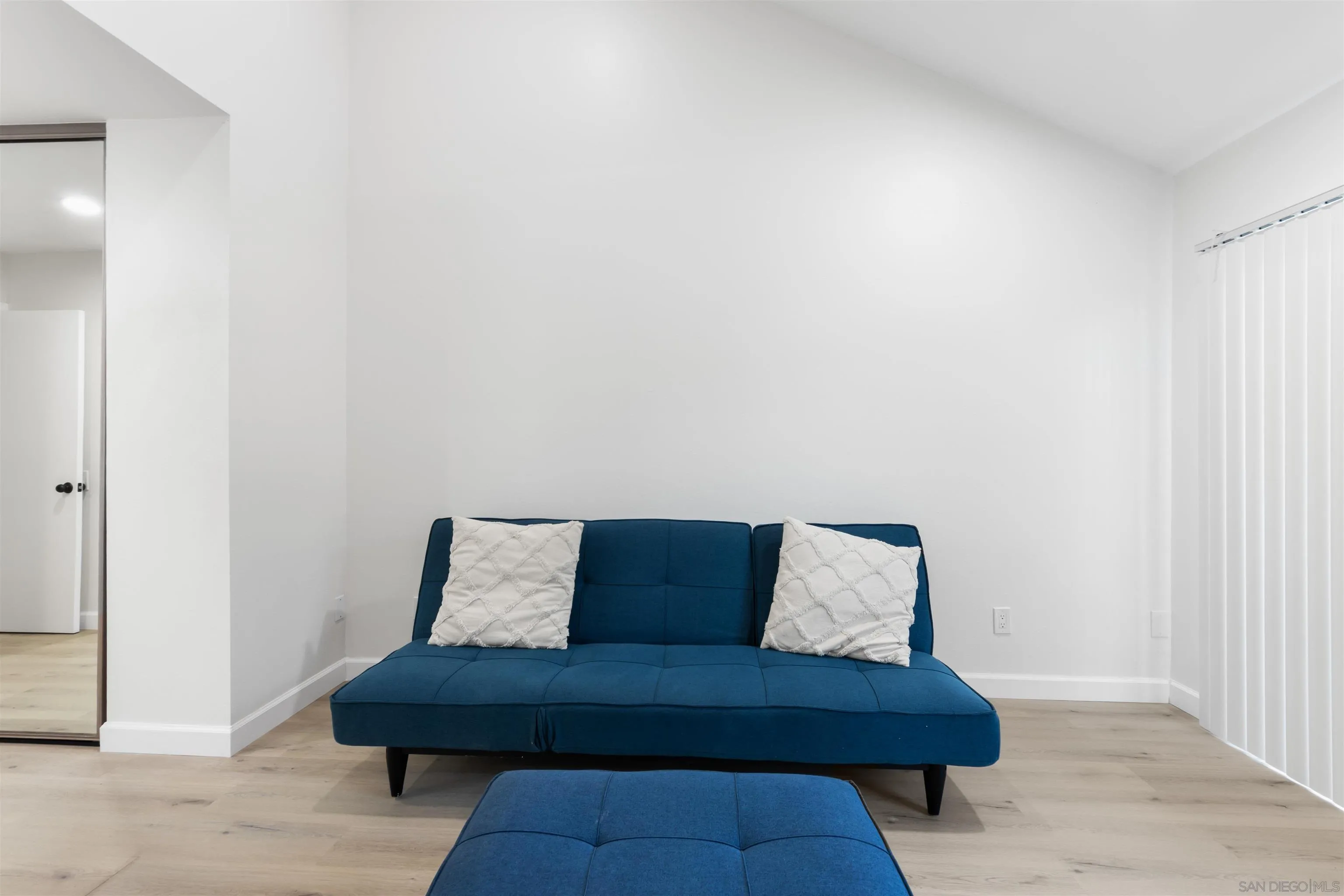 https://cdn.realtyfeed.com/cdn/127/260016584/ef99c8670dd62636234d16ccb23f0ea7.webp