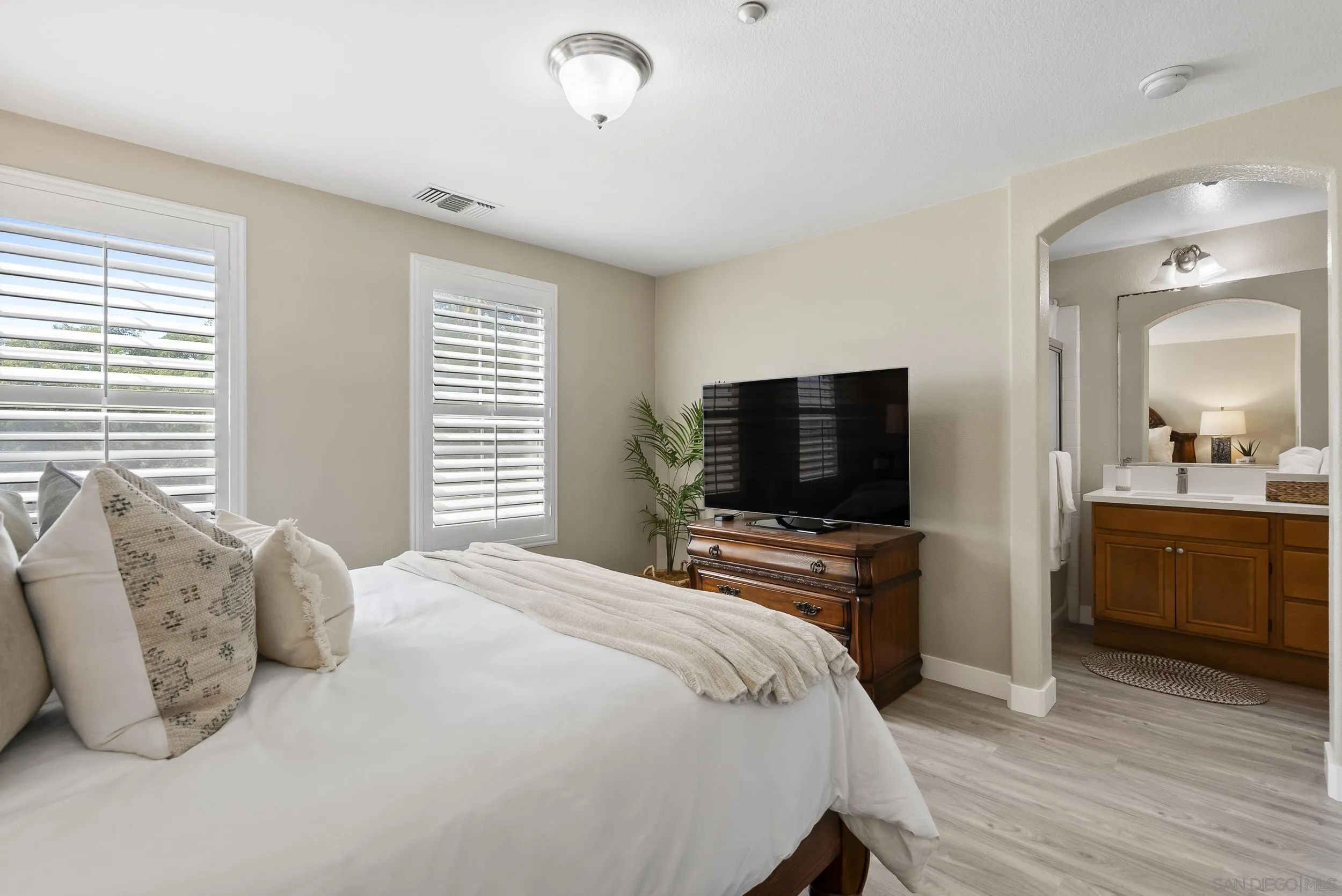 Photo #17: 260016585 Listing: Photo #17
