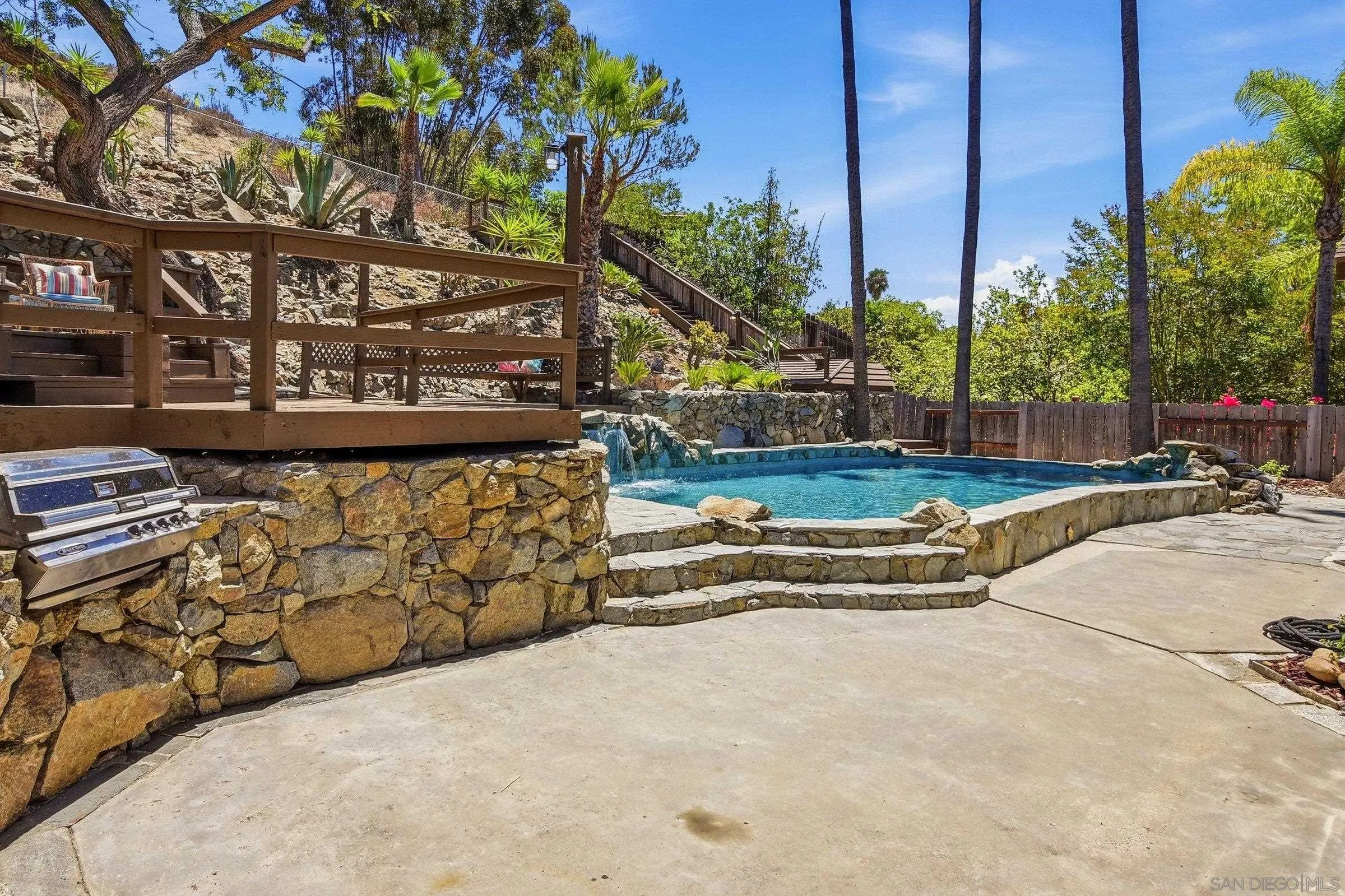 https://cdn.realtyfeed.com/cdn/127/260016587/02dee663e7286af973502de97c007b65.webp