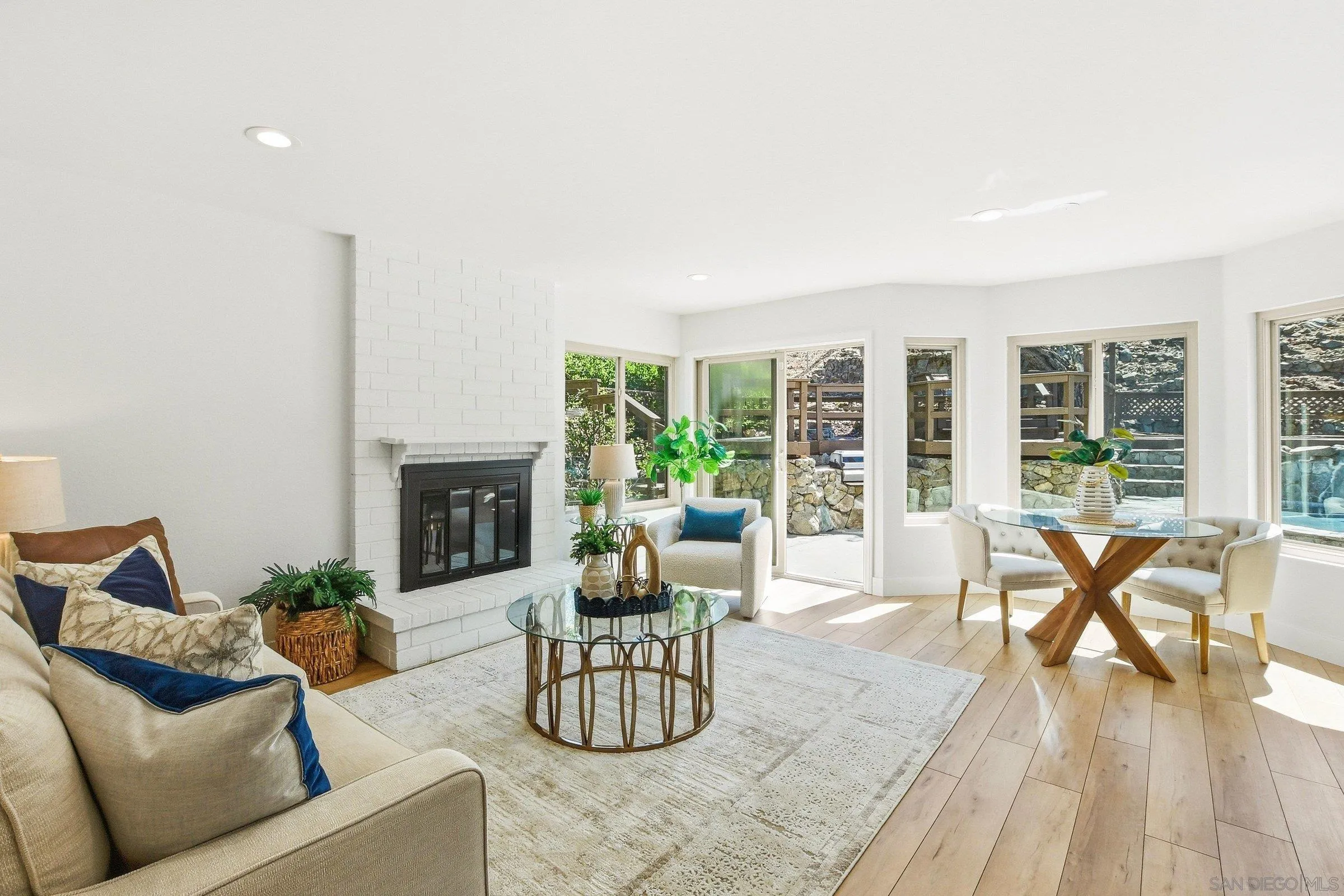 https://cdn.realtyfeed.com/cdn/127/260016587/93613e3d9b58aa63623968e6313b5591.webp