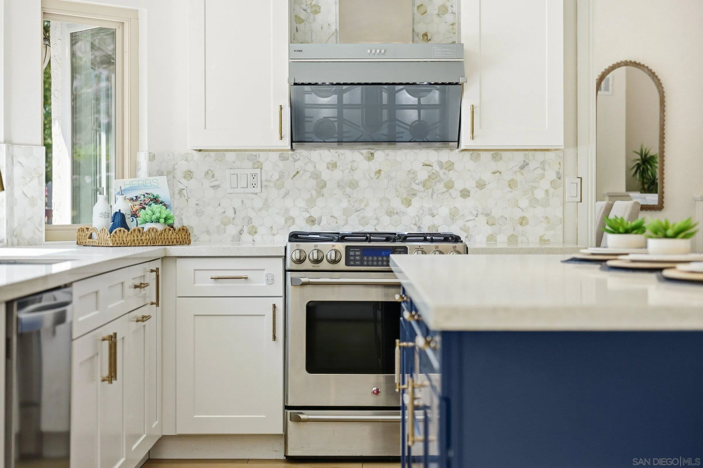 https://cdn.realtyfeed.com/cdn/127/260016587/9a8274019e8137160c5e11ddac1cab58.webp