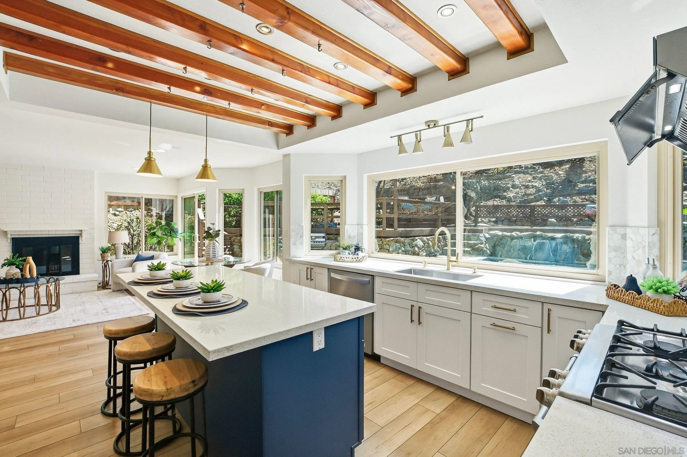 https://cdn.realtyfeed.com/cdn/127/260016587/9bfeabcac33f70f80905eb5904d54eff.webp