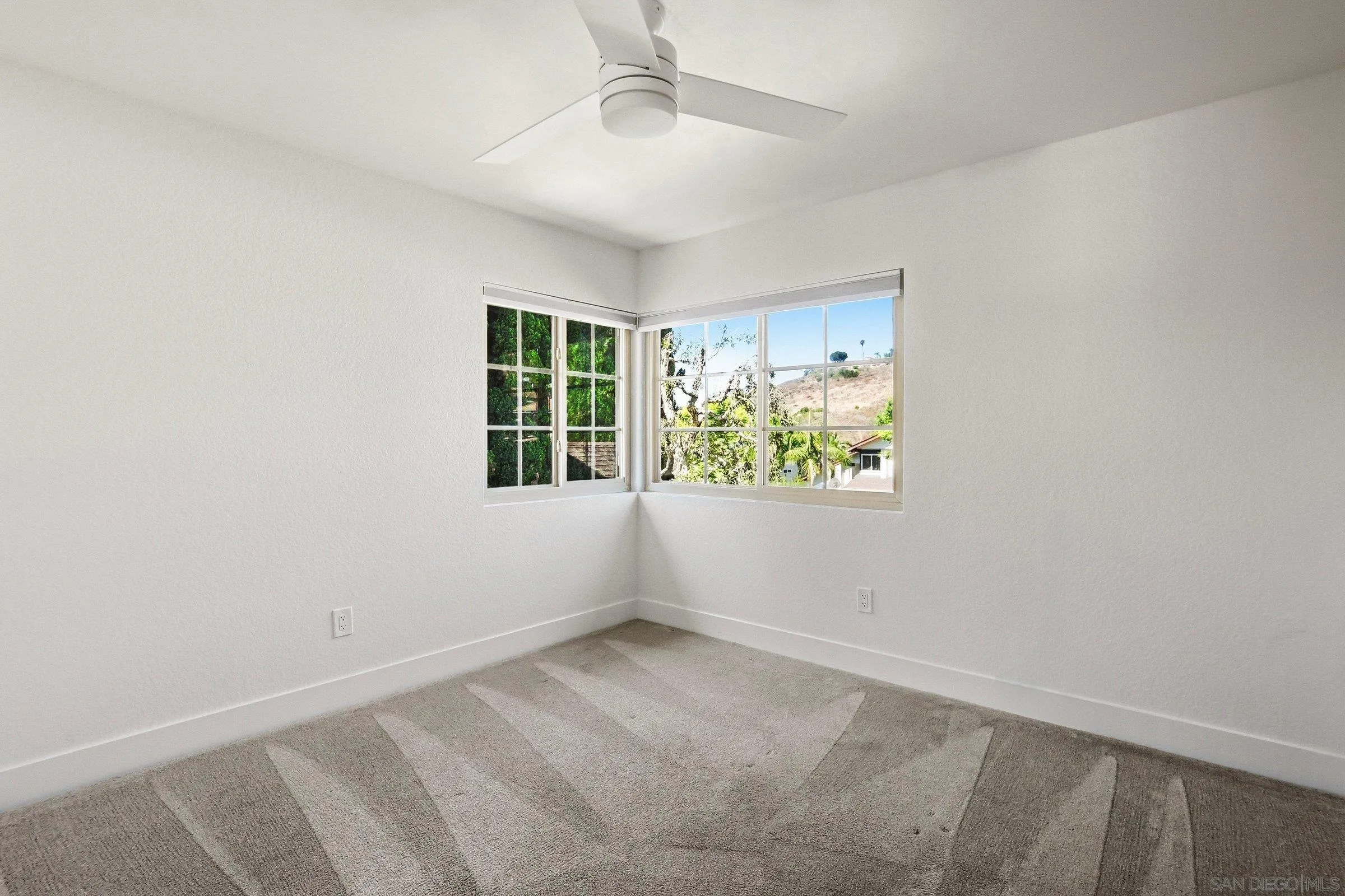 https://cdn.realtyfeed.com/cdn/127/260016587/d5b266493531920324fed81a3da8b57f.webp