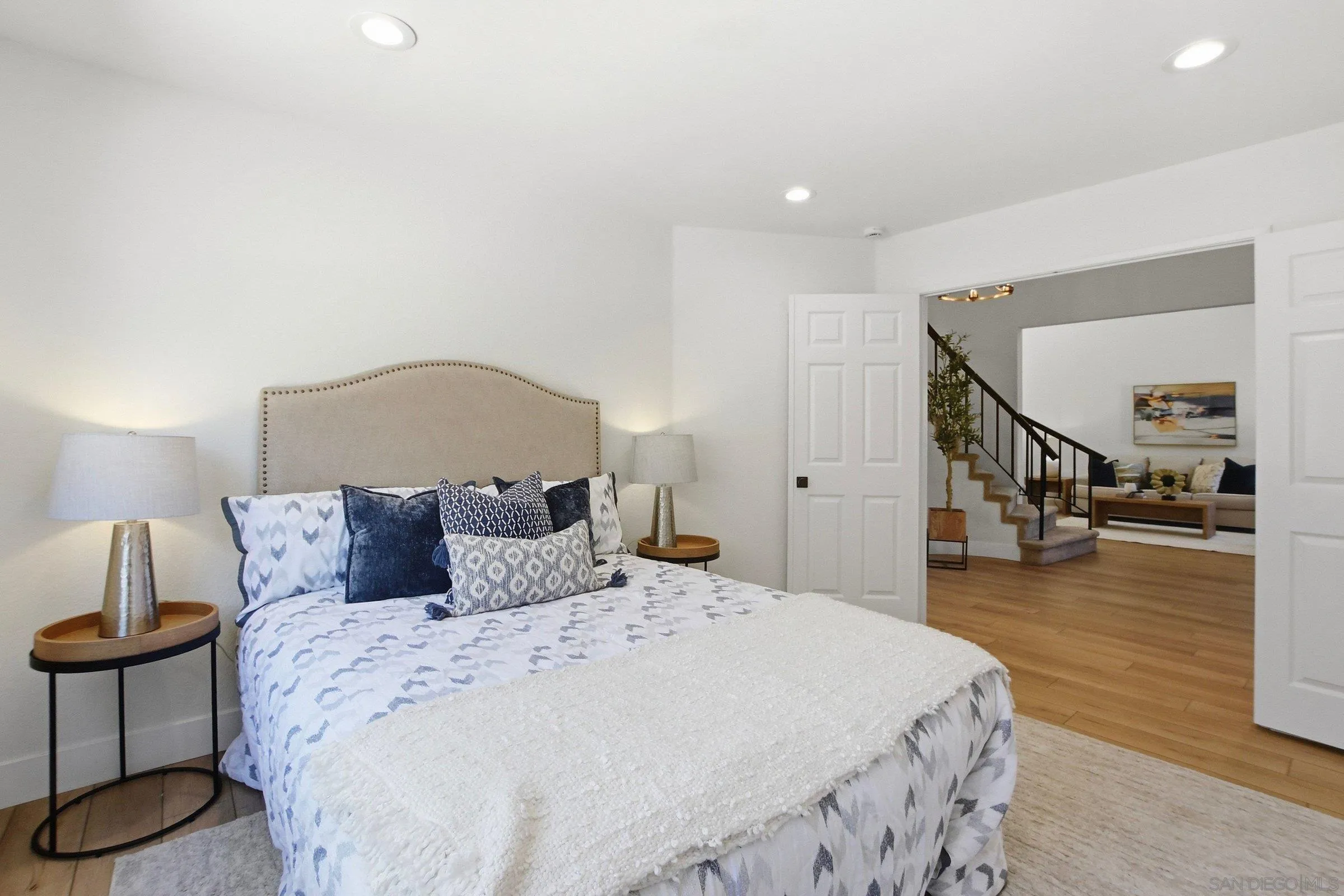 https://cdn.realtyfeed.com/cdn/127/260016587/de96aeb5d04f11e4936f9b83dcf50e13.webp