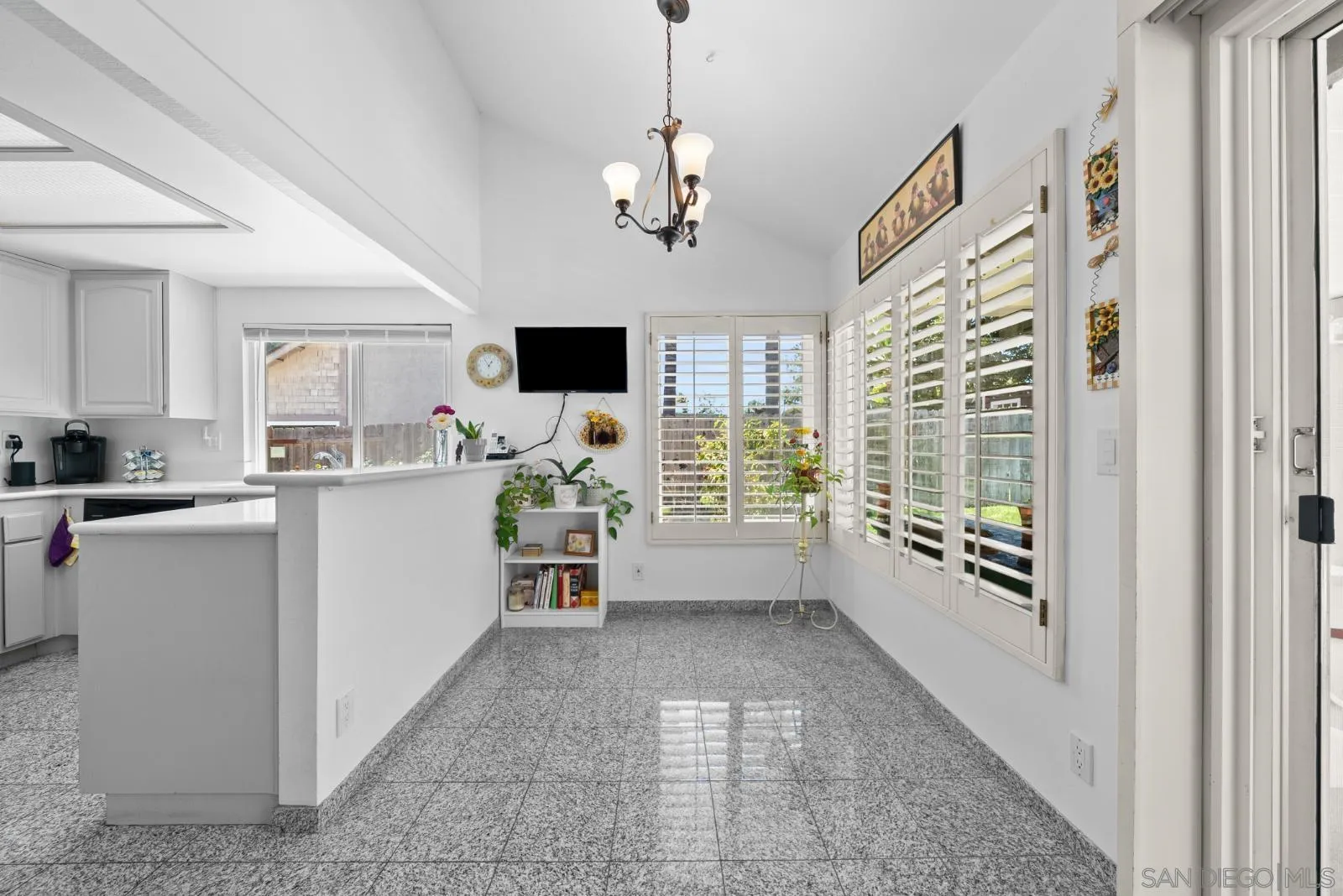 https://cdn.realtyfeed.com/cdn/127/260016589/0e1f911e50a715095d983e8433063606.webp