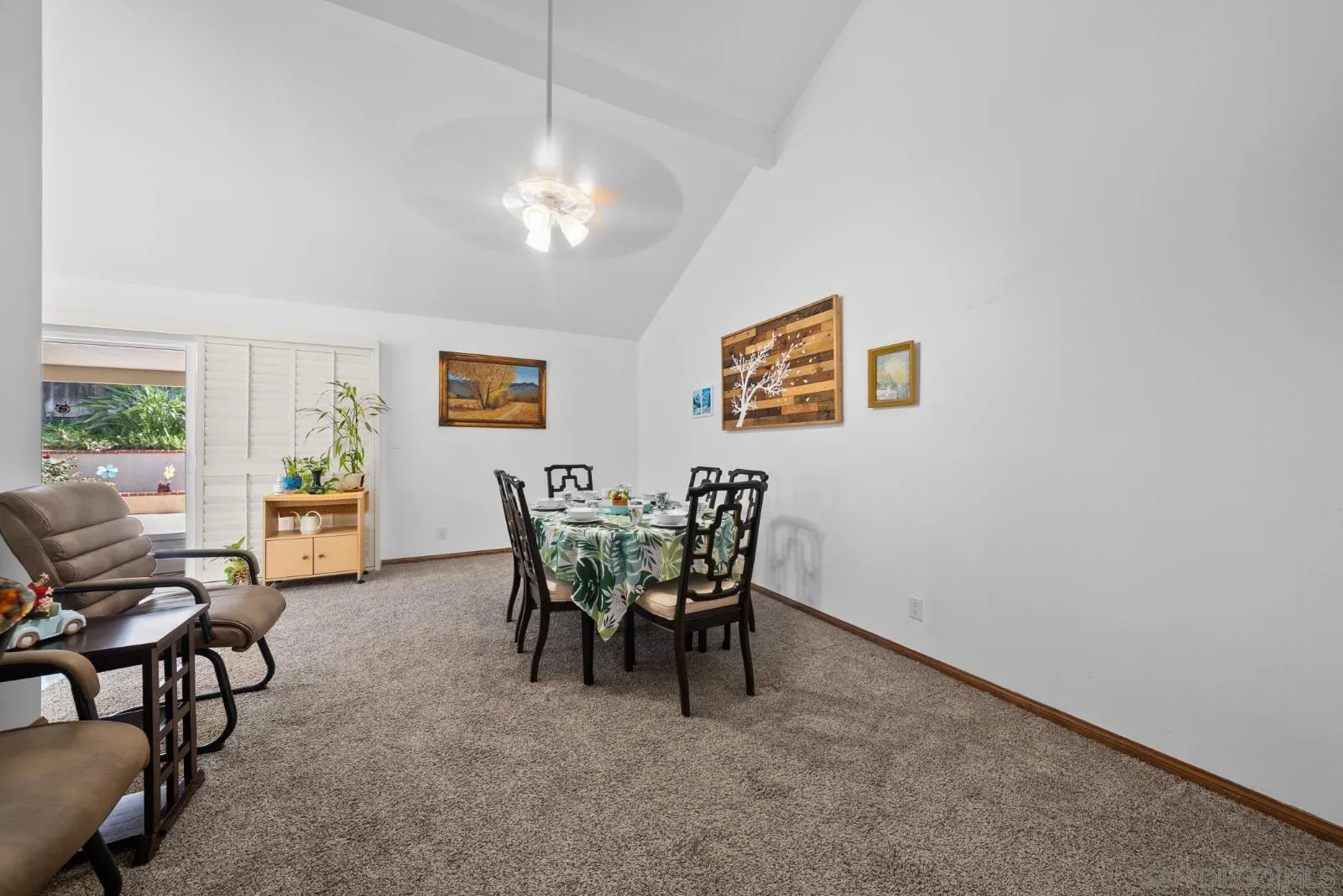 https://cdn.realtyfeed.com/cdn/127/260016589/12f12b6df42cd4895f9808df28ad8ab4.webp