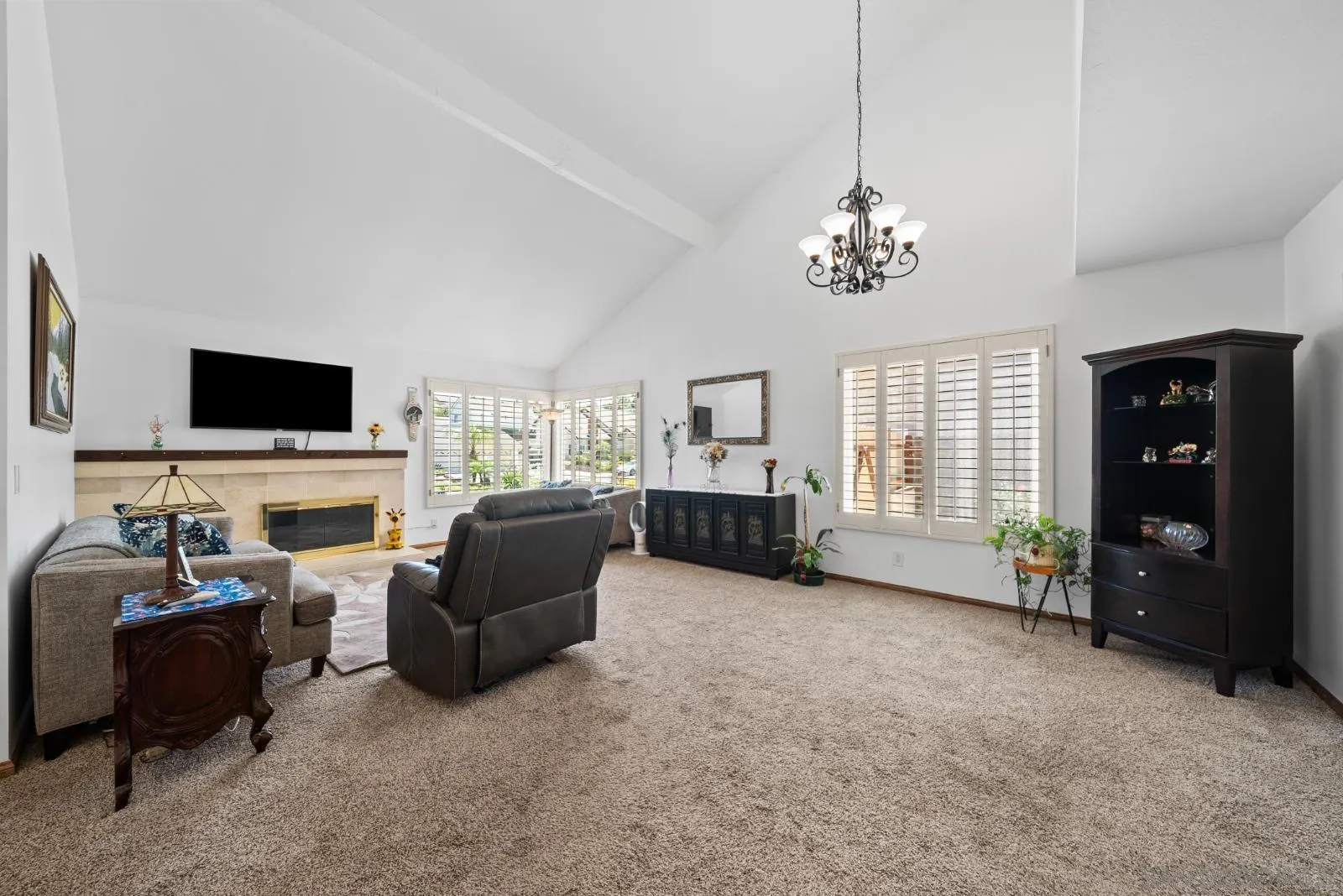 https://cdn.realtyfeed.com/cdn/127/260016589/933fba50b6c2b93fe46f5535e69afa6d.webp